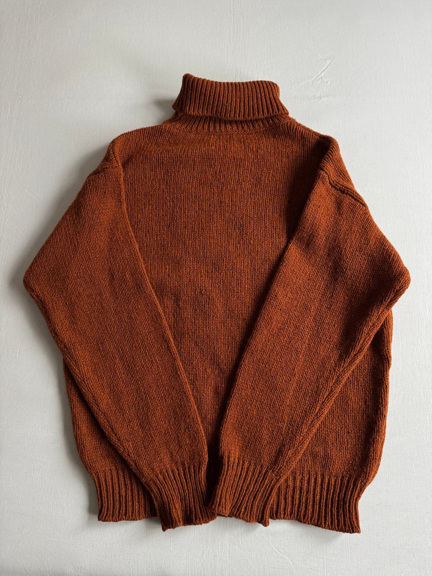 🧶 Pulover Vintage Cărămiziu din Lână Virgină cu Guler Rulat – L - anbracaminte