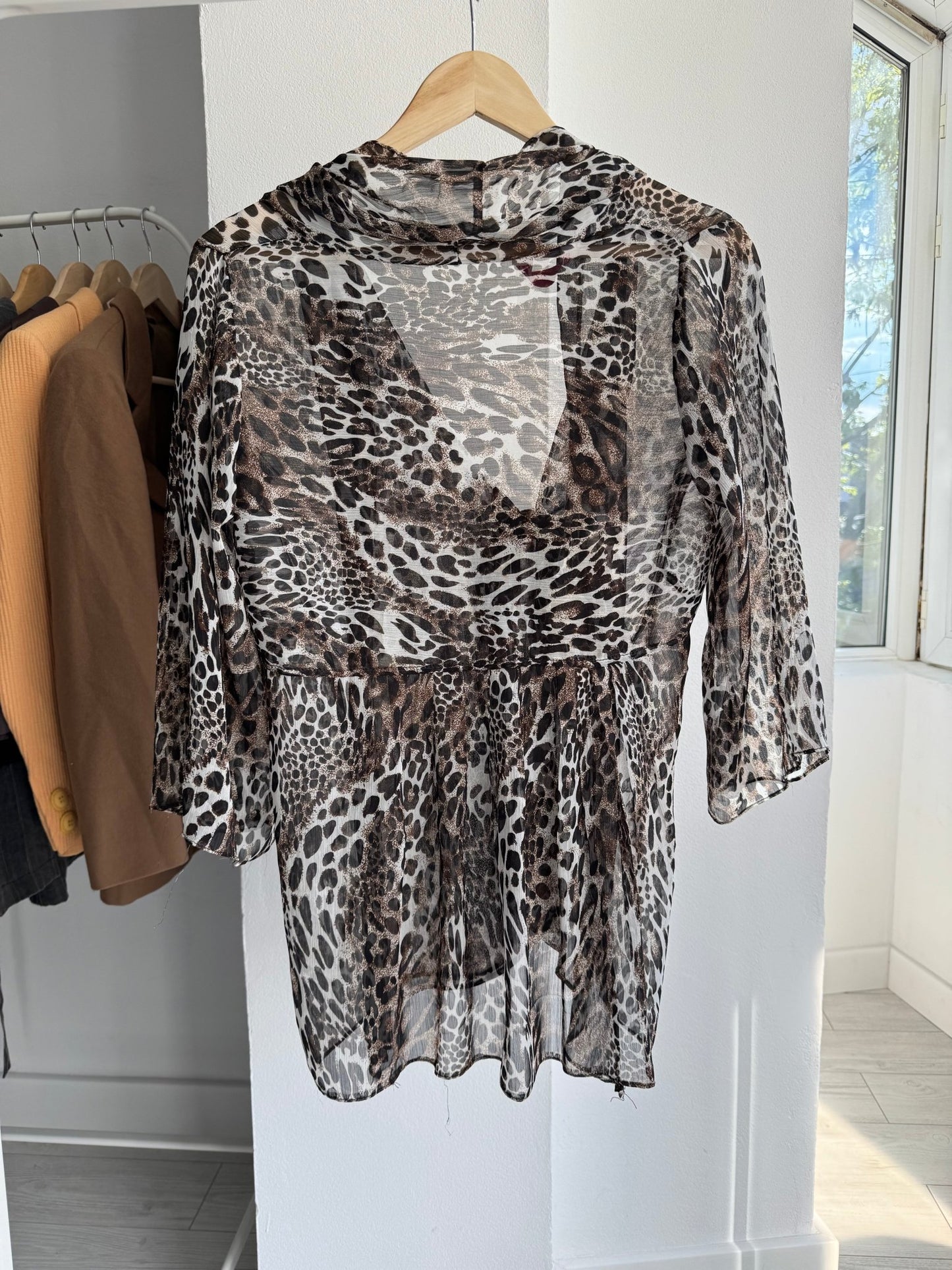🐆 Top Y2K Mesh Animal Print cu Glugă & Mâneci Evazate – S/M - anbracaminte
