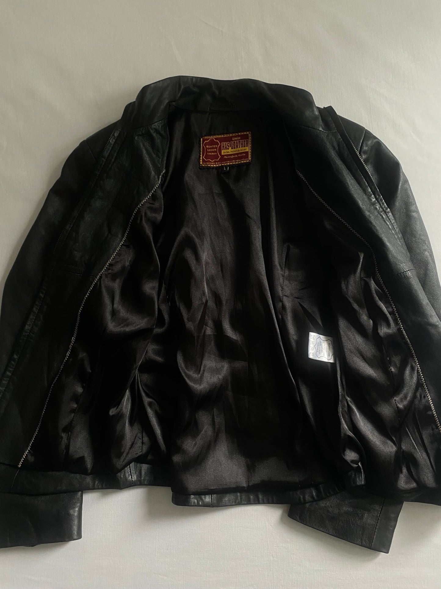 🖤 Vintage Black Leather Jacket – Women’s L - anbracaminte