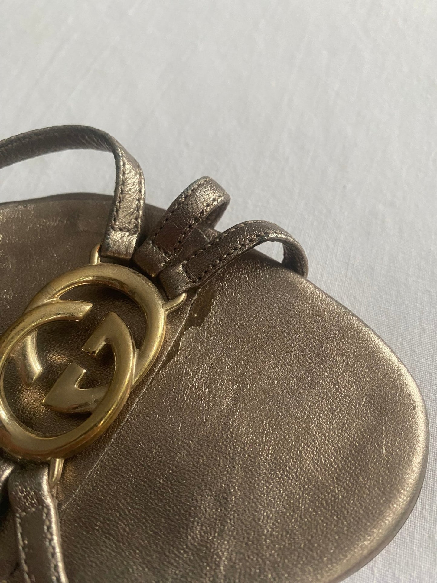 Vintage Gucci Double G Strappy Metallic Leather Sandal - anbracaminte