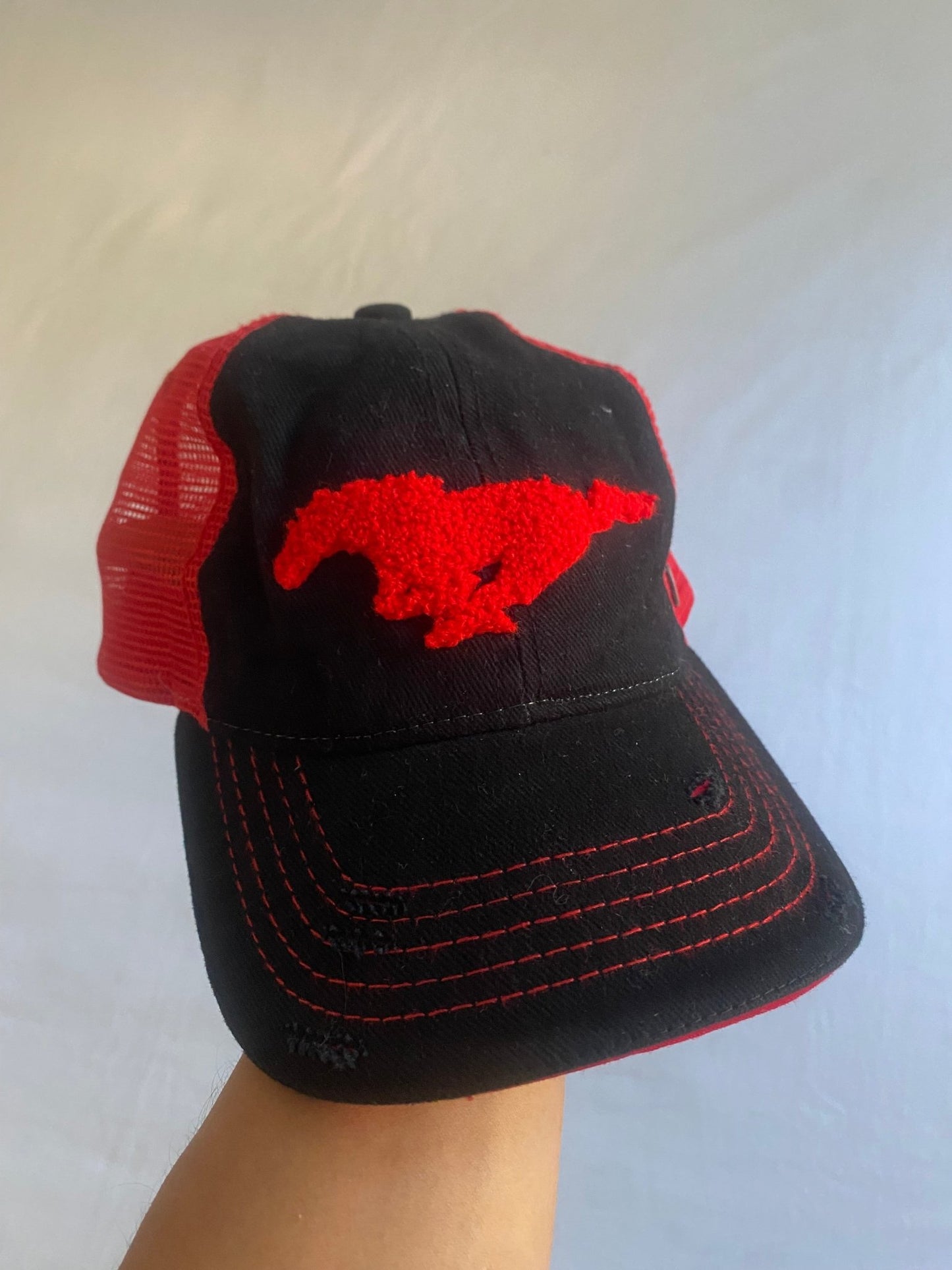 Y2K Ford Mustang Trucker Hat - anbracaminte