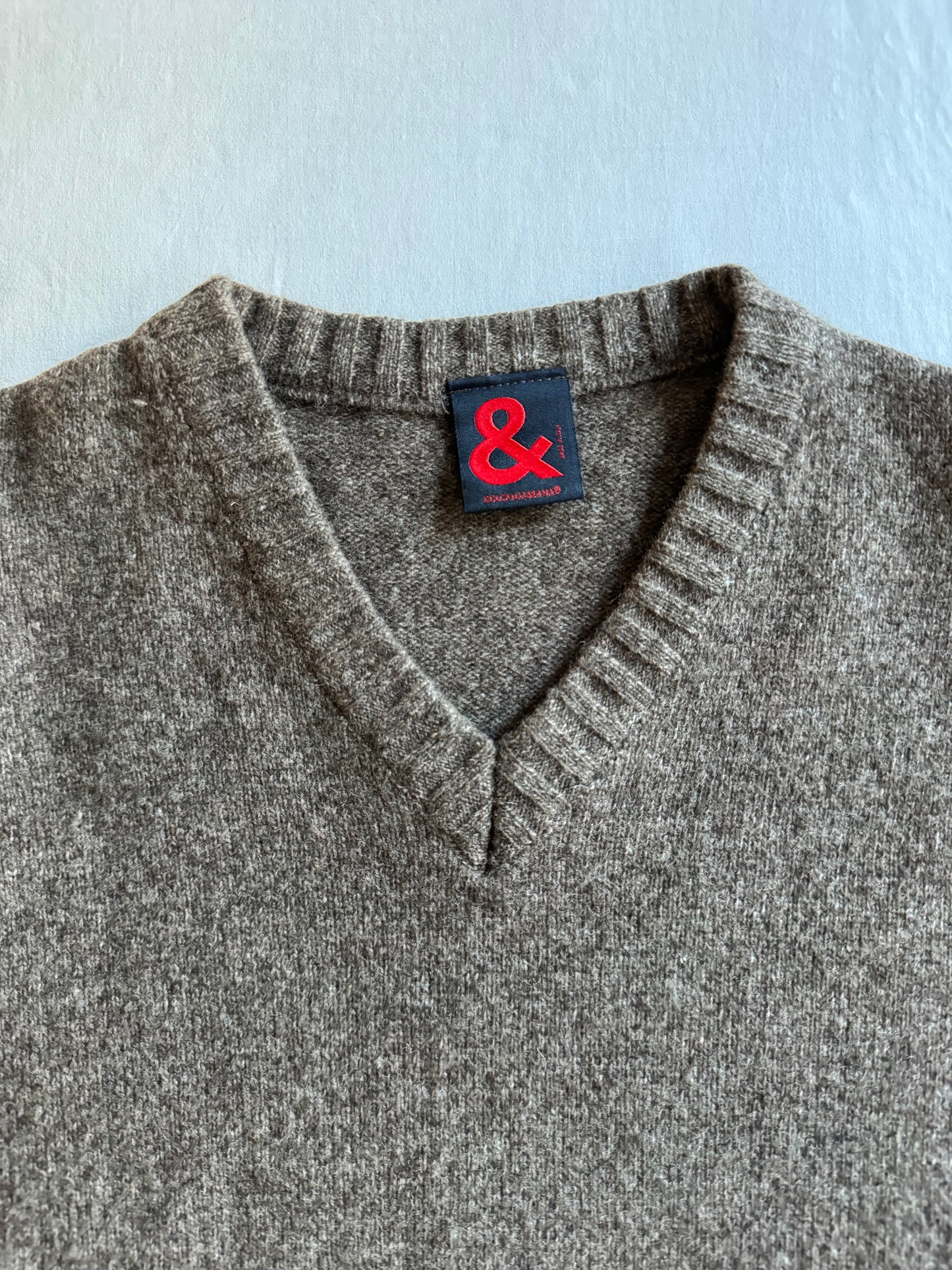 🧶 Pulover Dolce & Gabbana V-neck maro – Made in Italy – mărimea M