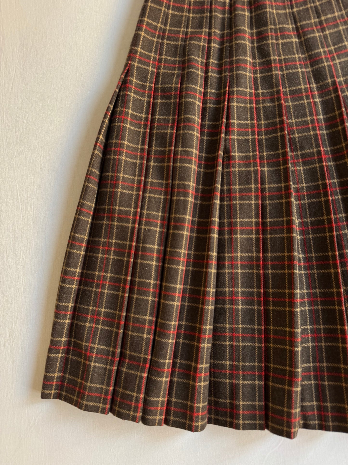 🪵 Fustă Vintage Plisată din Lână Tartan Maro Închis – aprox. S