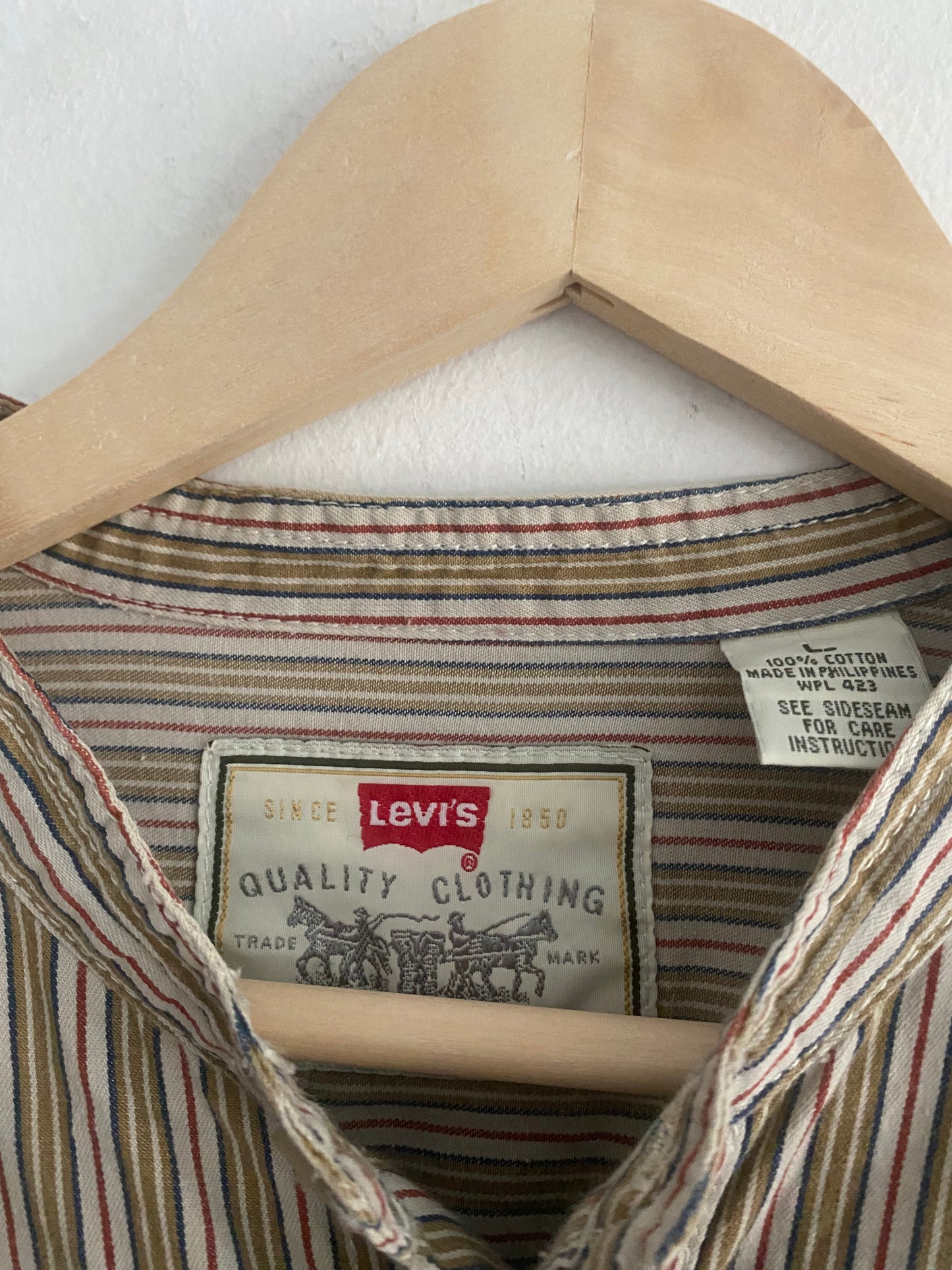 Cămașă Vintage Levi’s – Guler Mandarin, Dungi Fine, Mărime L Oversized