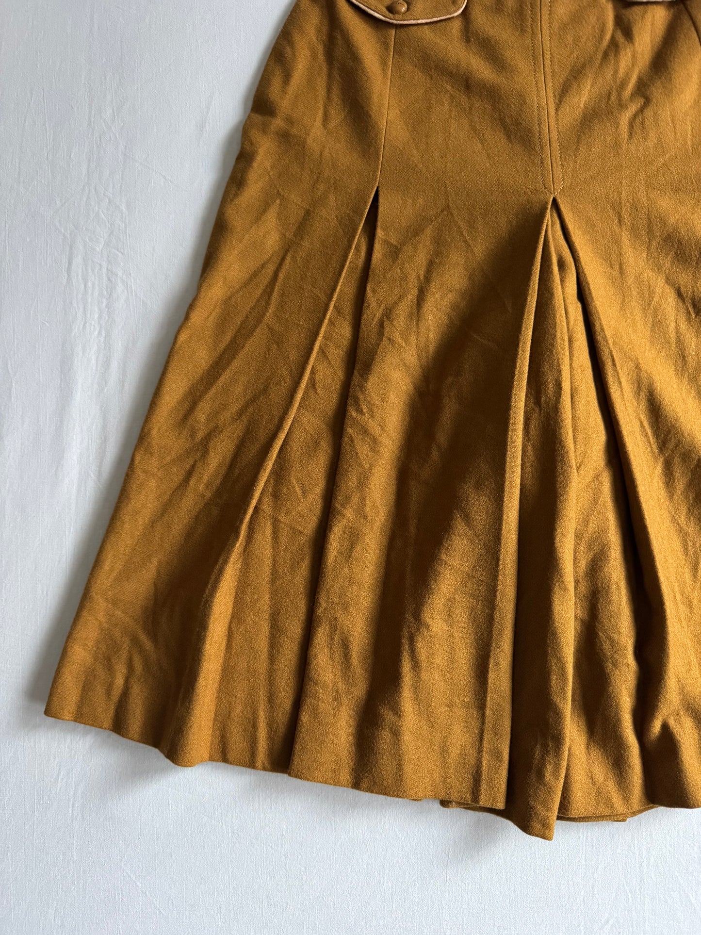 🌭 Pantaloni Scurți Vintage Damă din Lână Dark Mustard – M (IT 44)