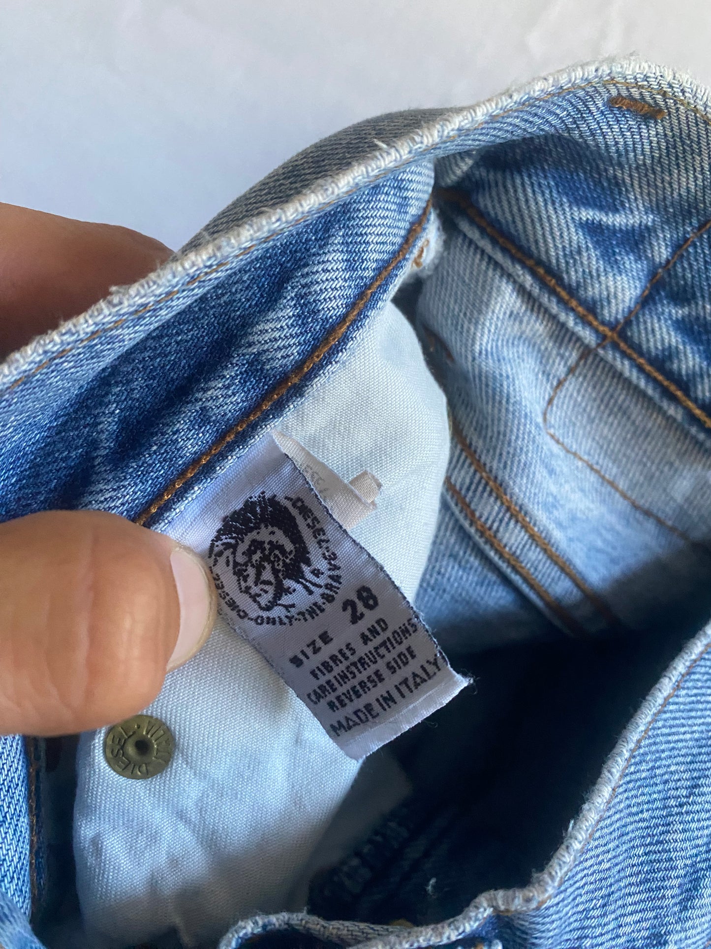 Blugi Vintage Diesel – Light Wash – Made in Italy – Mărime 28