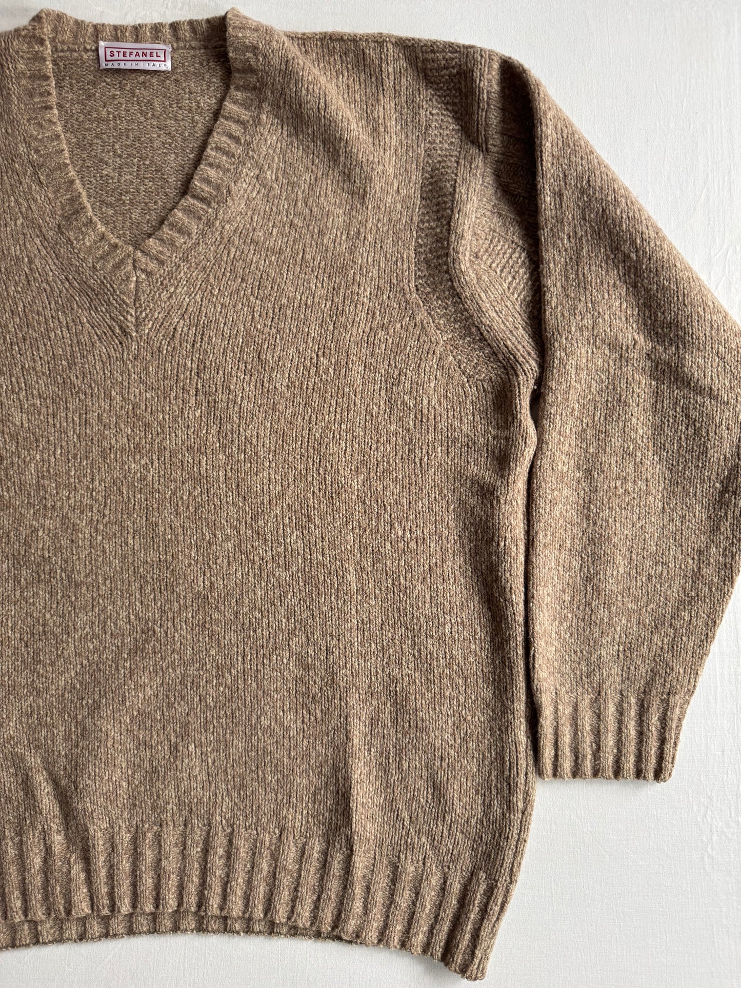 🧶 Pulover Vintage Bărbați Stefanel Oatmeal Brown cu Guler V din Blend de Lână – L