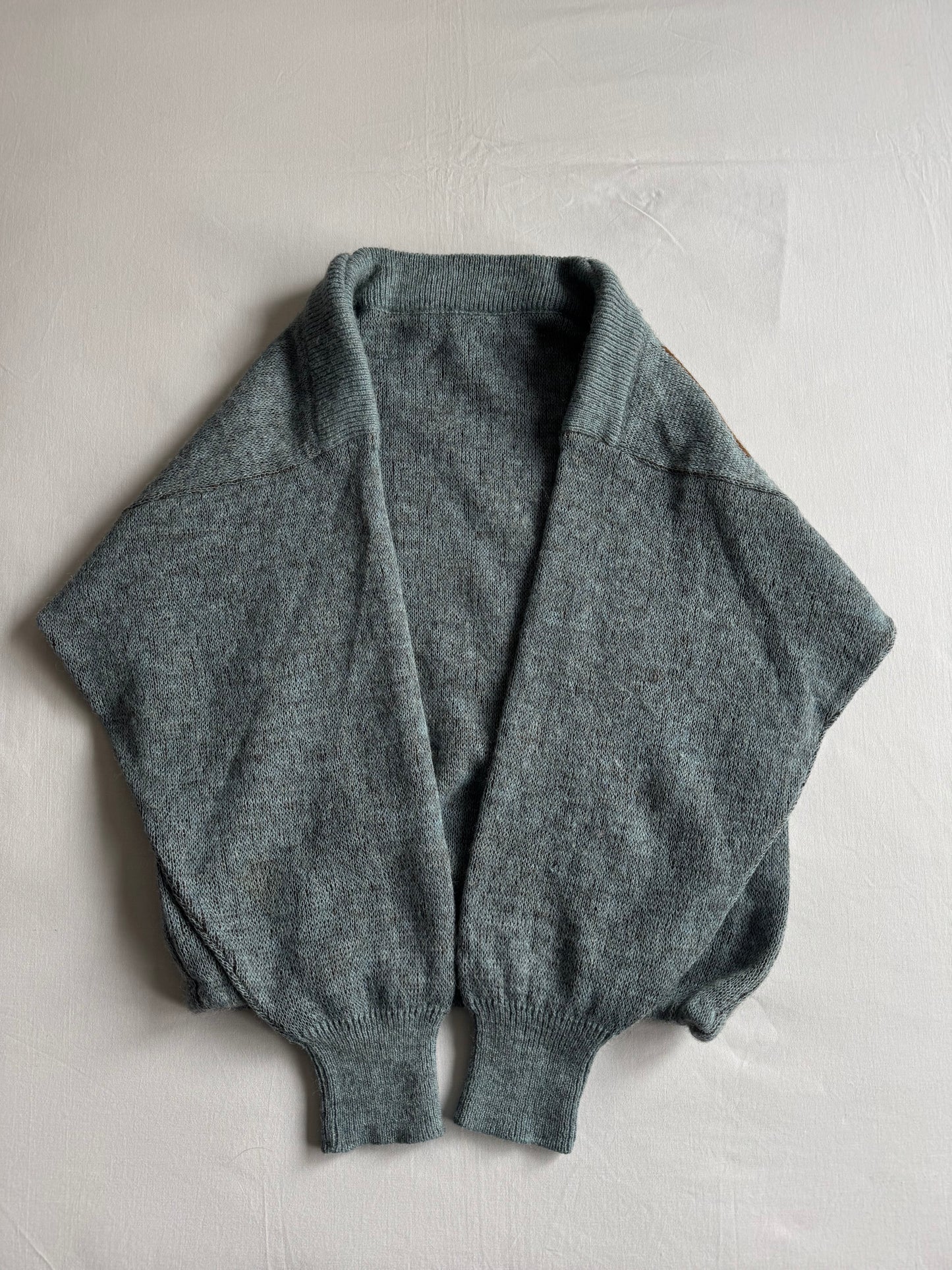 🧶 Pulover Vintage Albastru cu Model Grafic Cropped – Oversized / Unifit