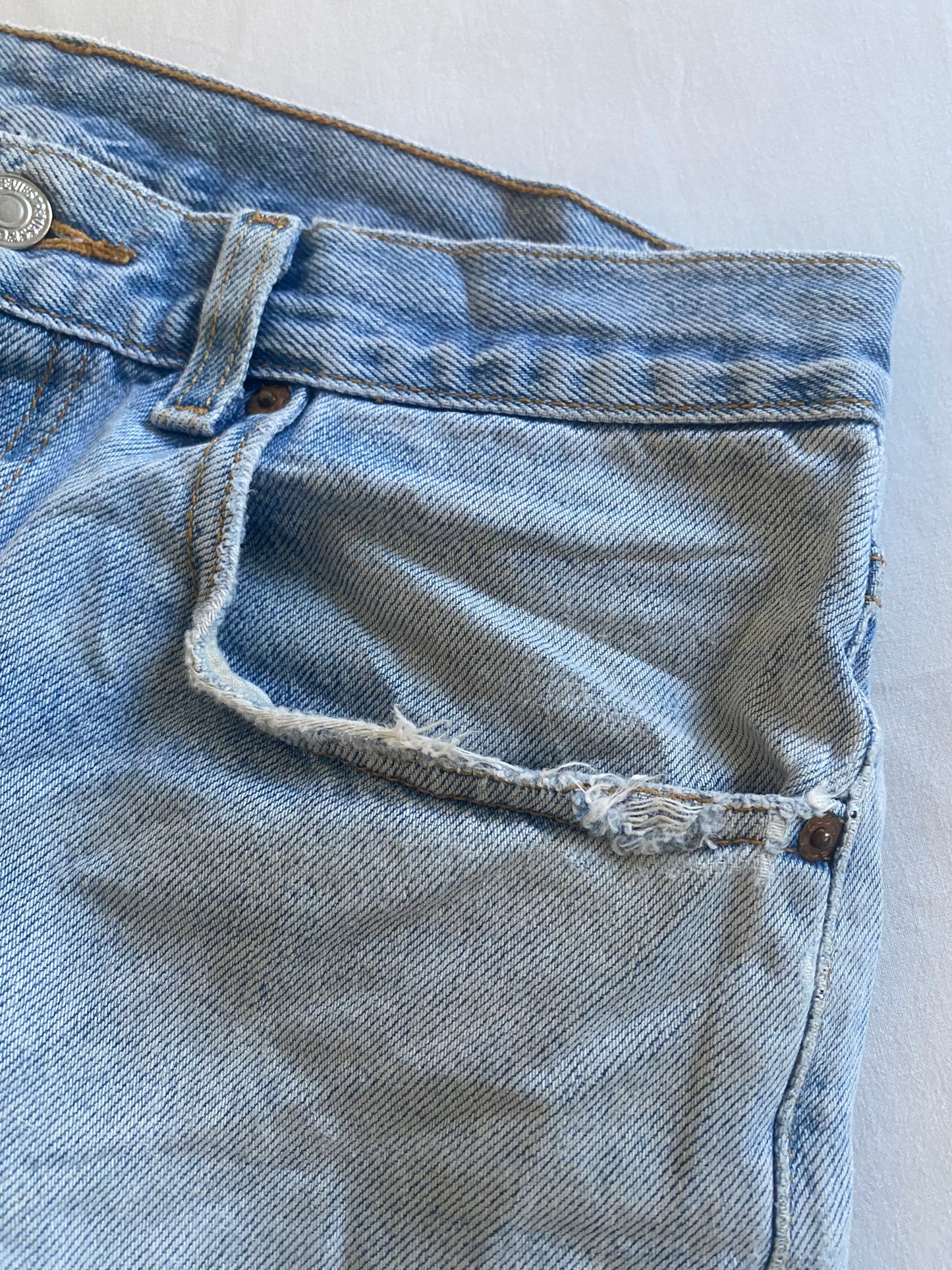 Y2K Distressed Levi's 505 Light Wash Jorts