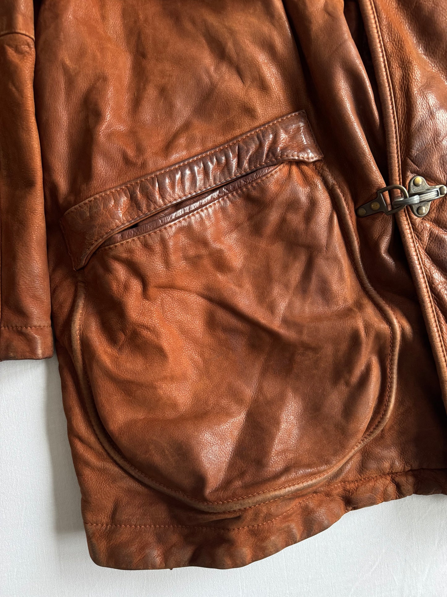 🧥 Geacă Vintage Bărbați Maro din Piele Full Grain cu Fireman Clasp și Glugă Detașabilă – XL