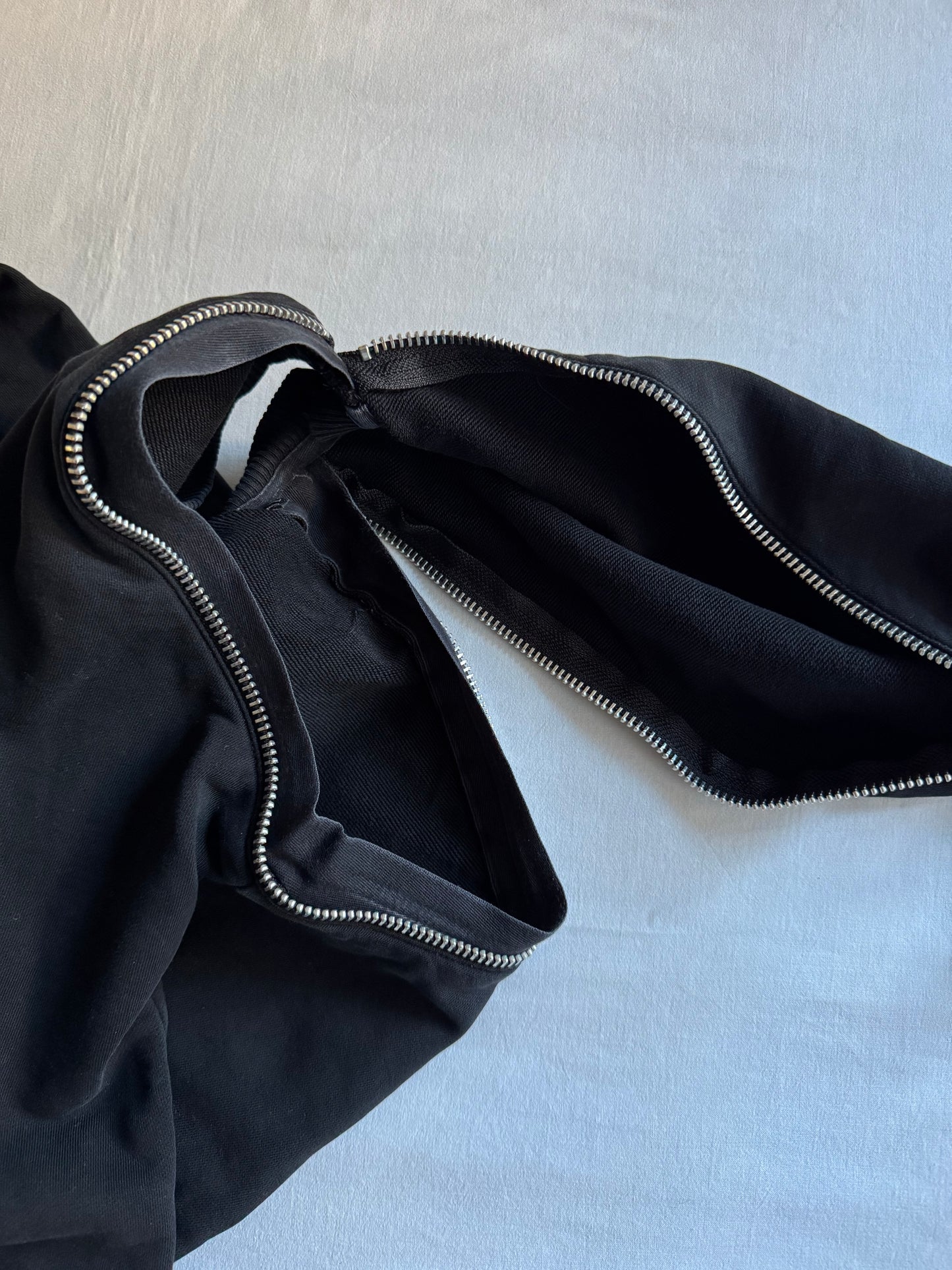 ⛽️ Bluză Diesel crewneck neagră cu fermoare – mărimea L