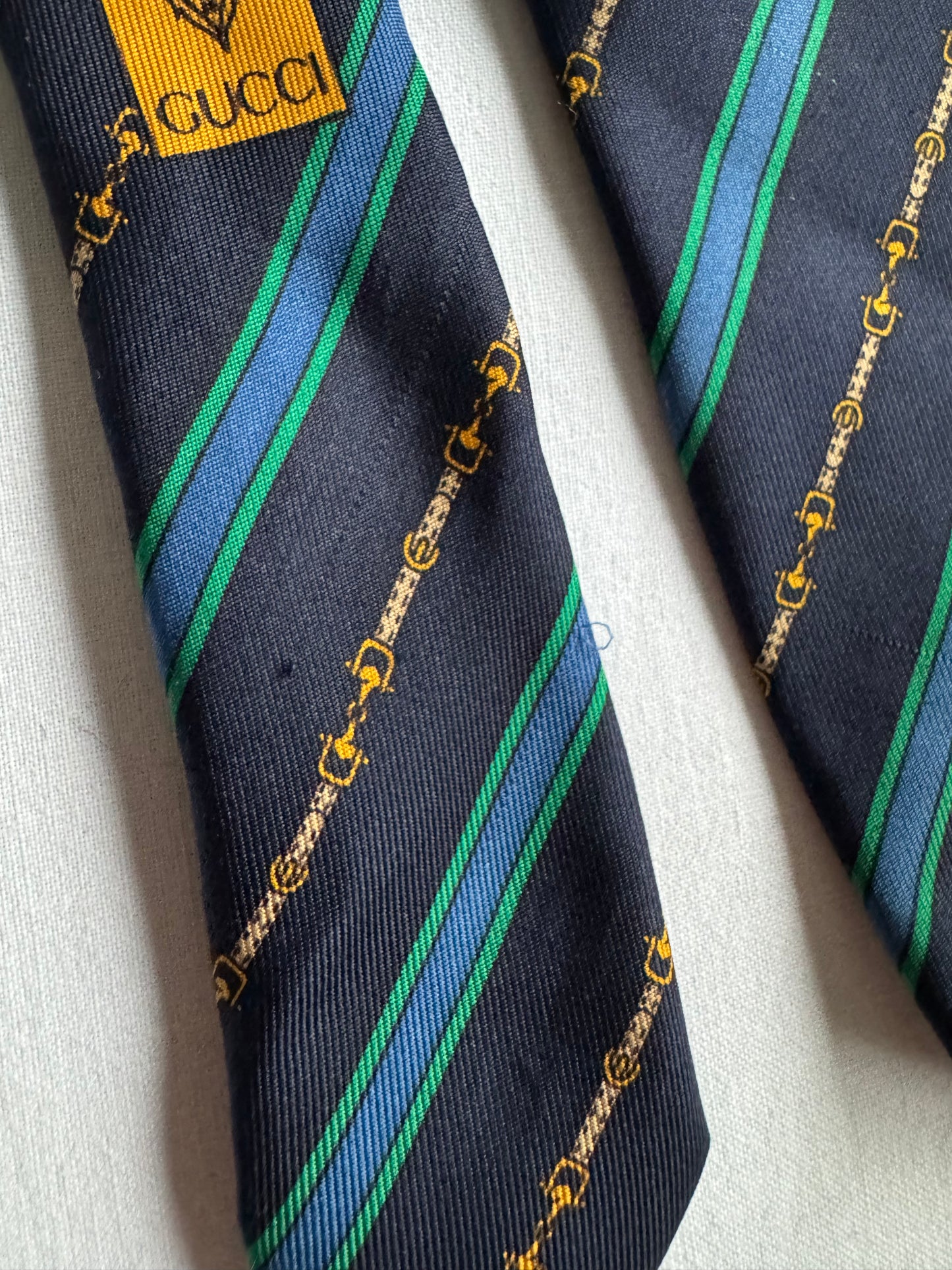 👔 Cravată Vintage 80’s Gucci din Mătase Navy – Made in Italy