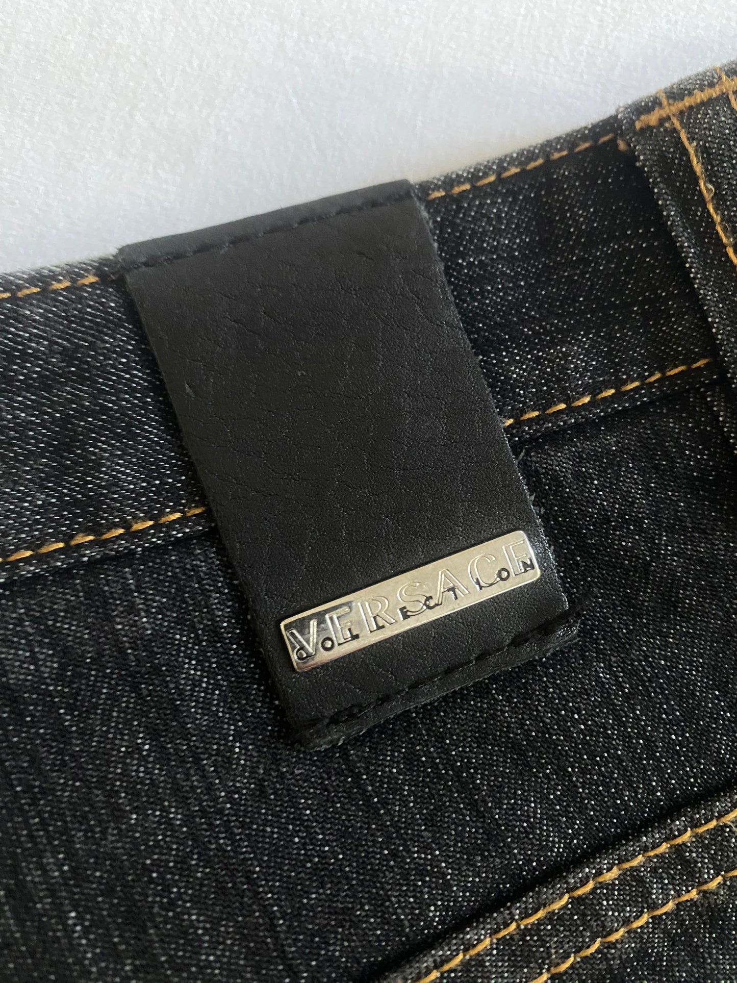 Blugi Y2K Versace din denim albastru închis – Mărimea 33 – Made in Italy
