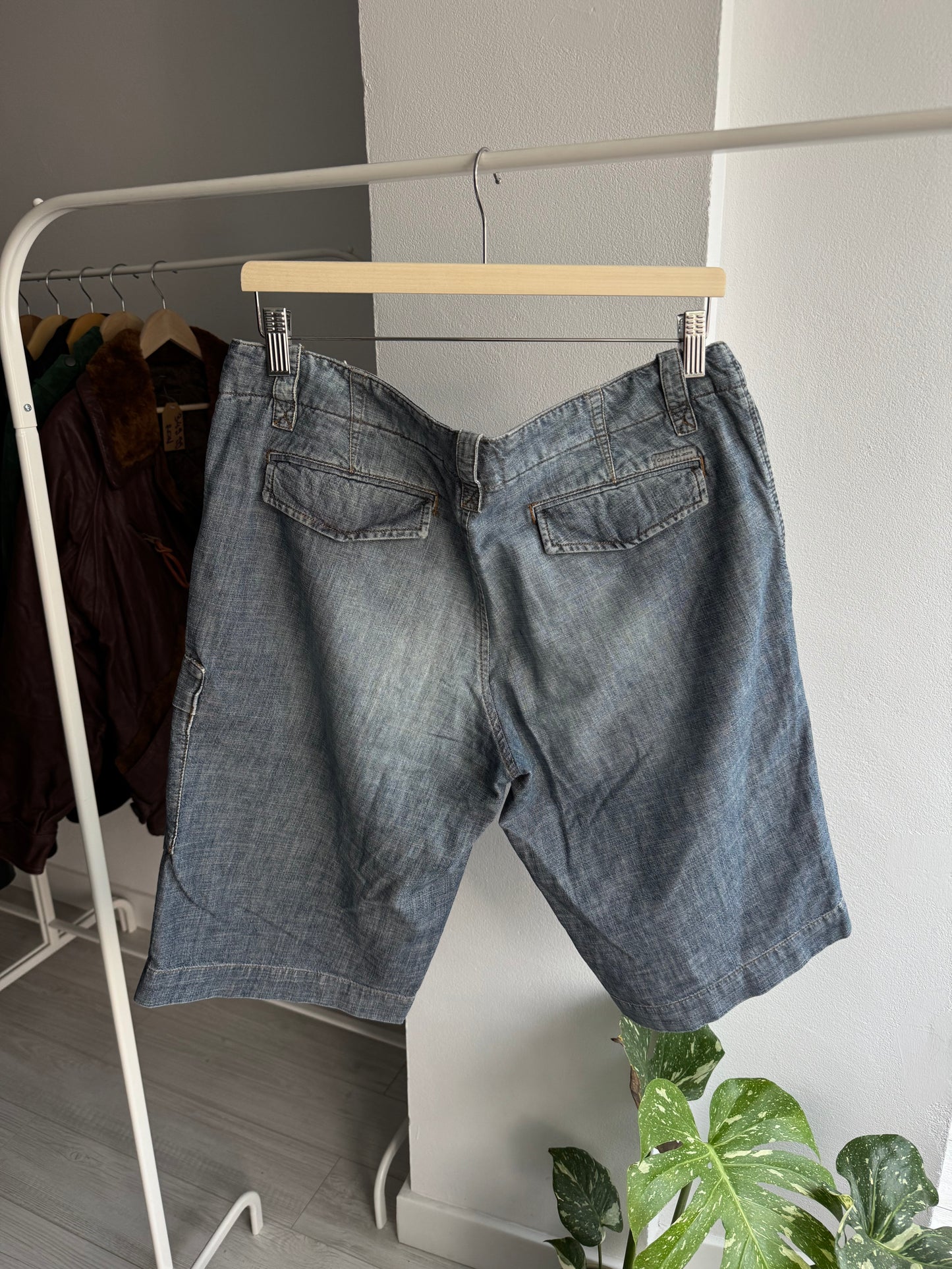 👖 Y2K Cargo Jorts Calvin Klein – W33