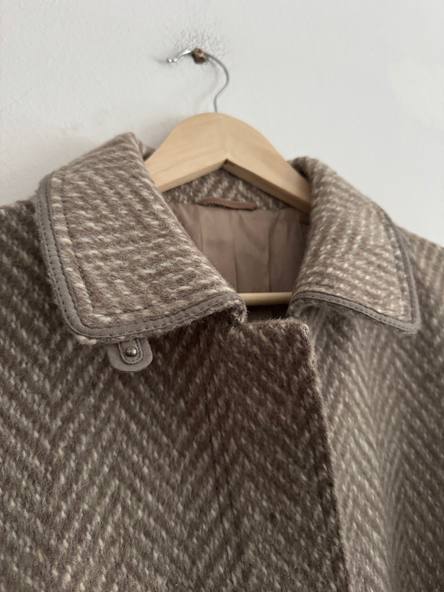 🧥 Palton Vintage Texturat din Lână Virgină și Mohair – Damă (M/L aprox.)