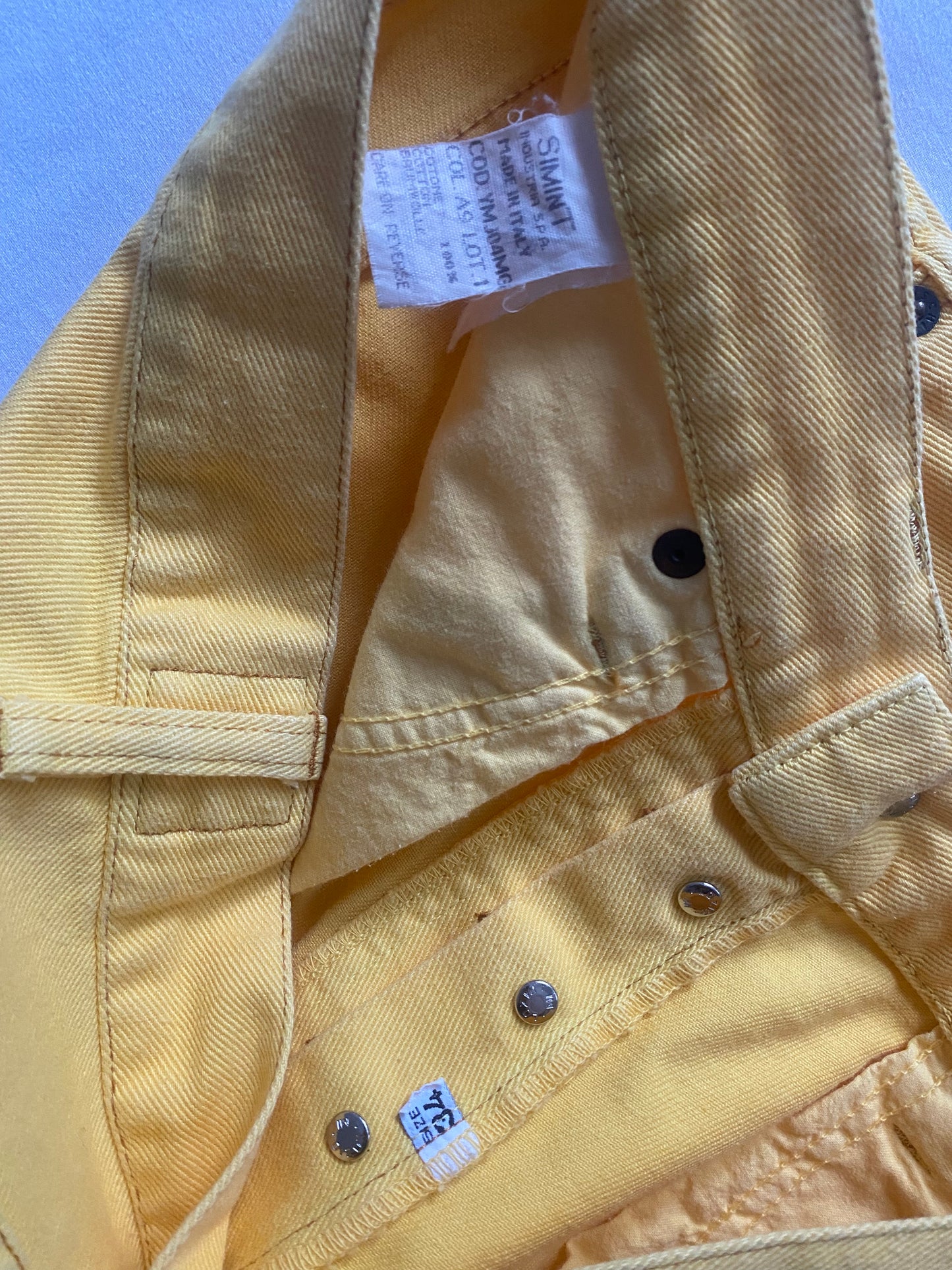 Moschino Vintage – Blugi Galbeni Made in Italy