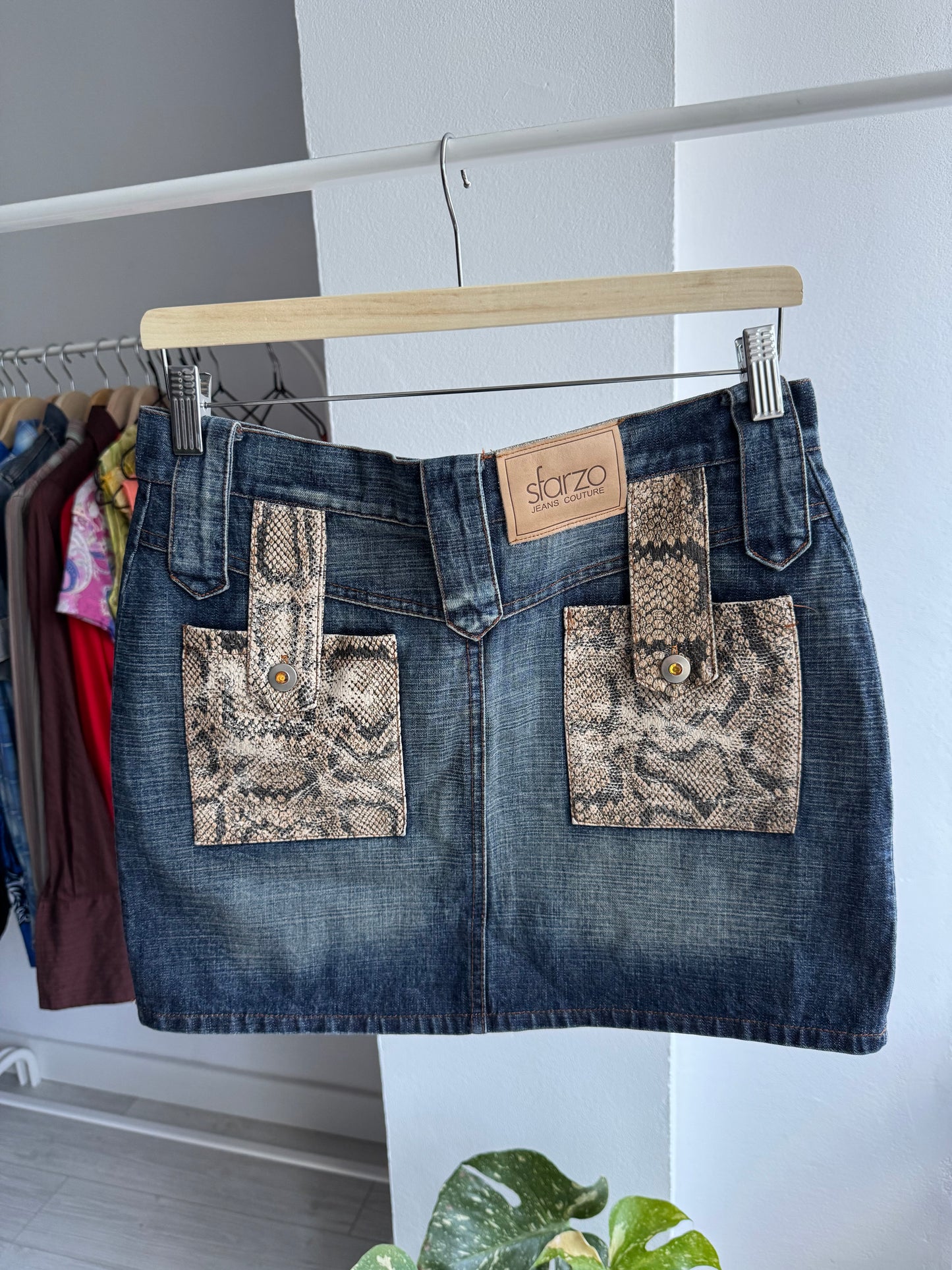 🐍 Fustă Denim Y2K cu Efect Snakeskin | Made in Italy – M Damă