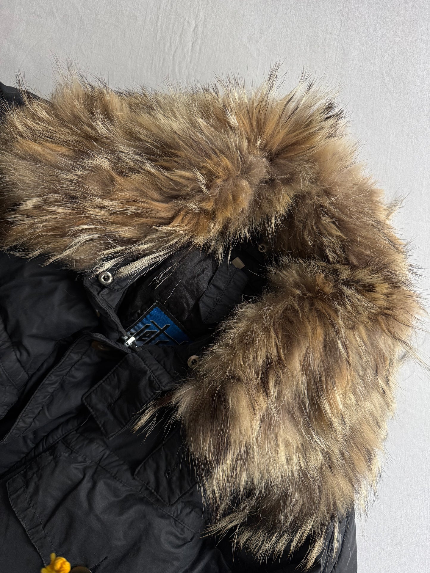 ⛷️ Geacă vintage Jet Set din puf natural cu guler din blană de raton – Made in Italy – mărime L