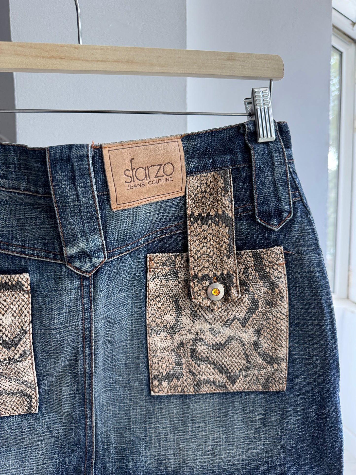 🐍 Fustă Denim Y2K cu Efect Snakeskin | Made in Italy – M Damă