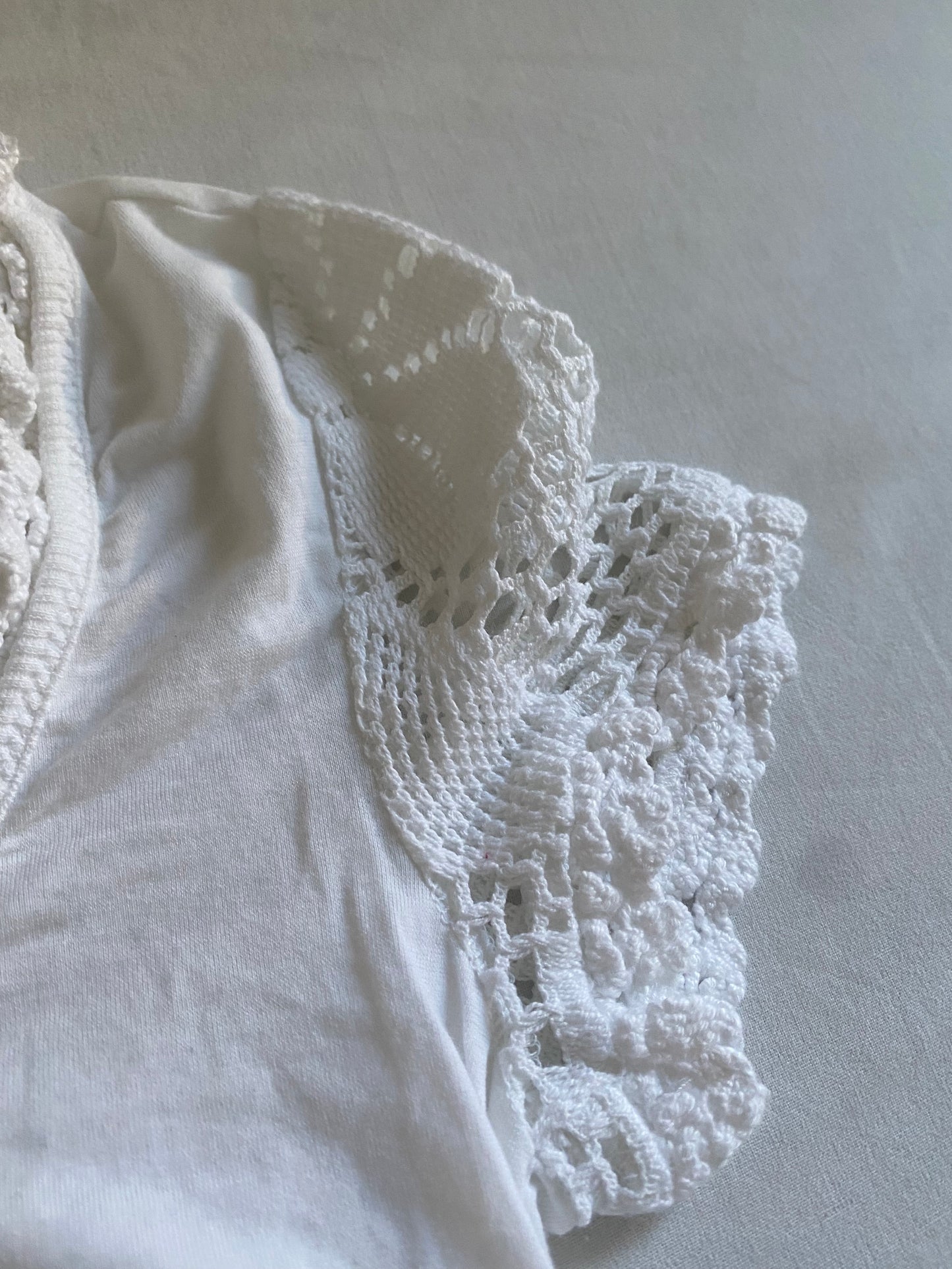 Y2K Dolce & Gabbana White U Neck Crotched Sleeves Top