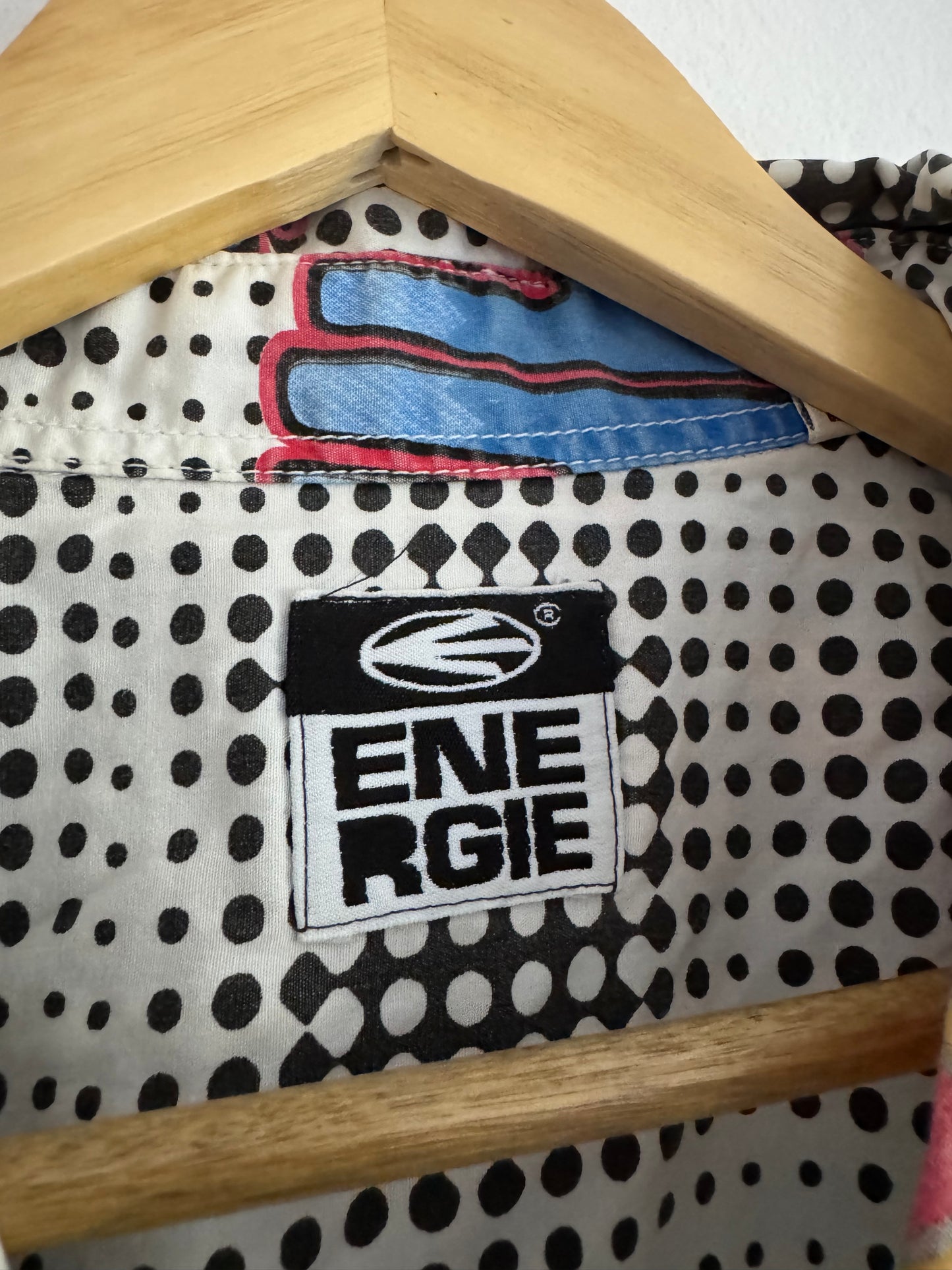 👕 Cămașă Energie cu imprimeu all-over alb-negru – Mărimea L – Made in Italy