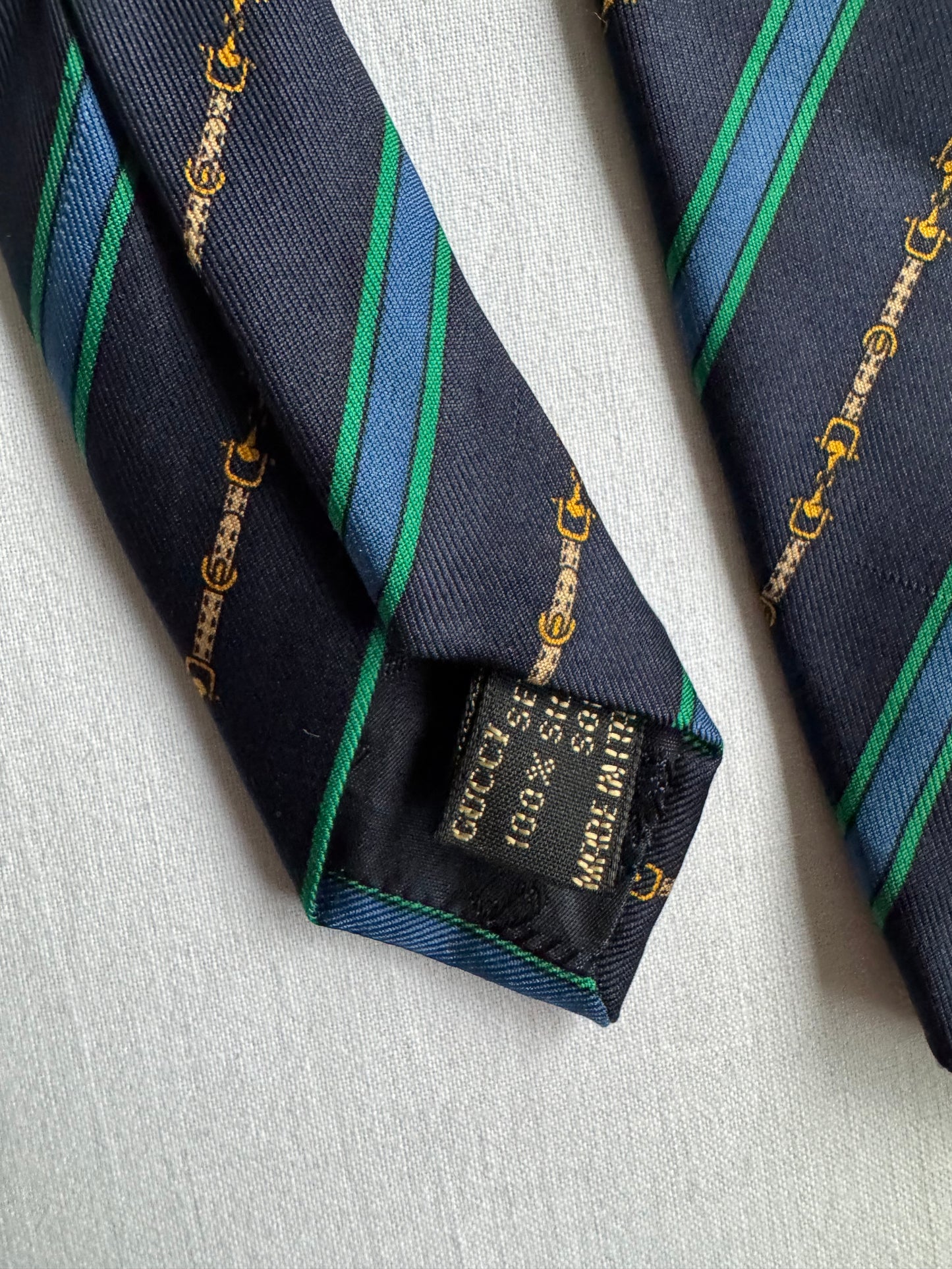 👔 Cravată Vintage 80’s Gucci din Mătase Navy – Made in Italy