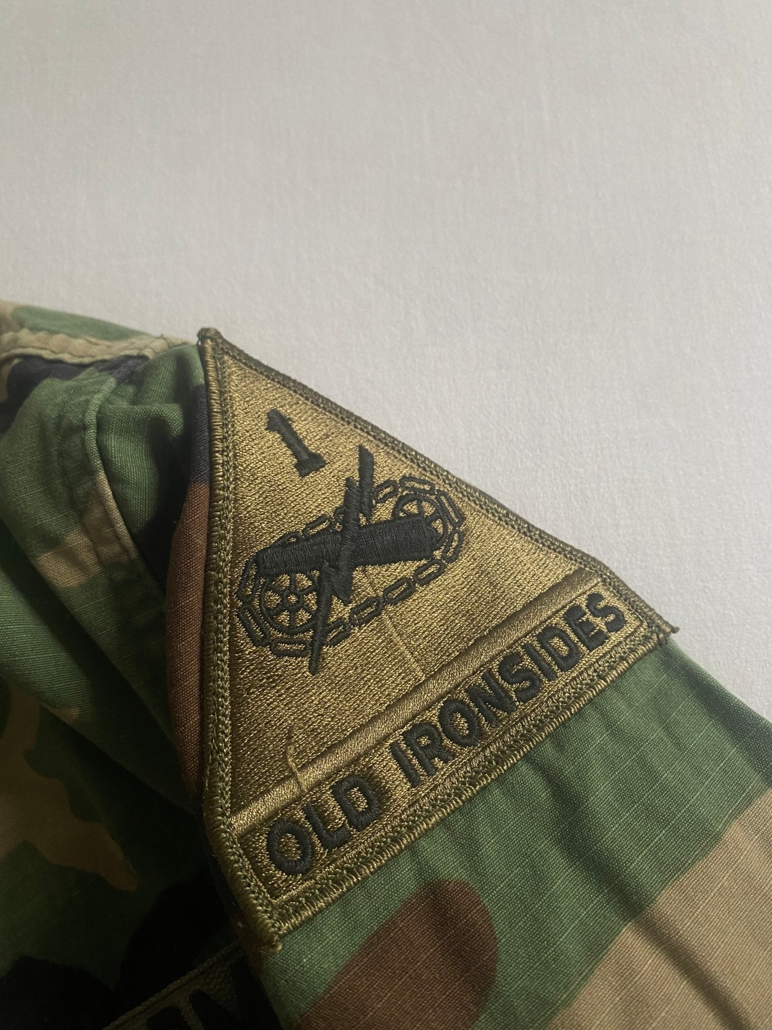 2001 US Army Camo Military Shirt - anbracaminte