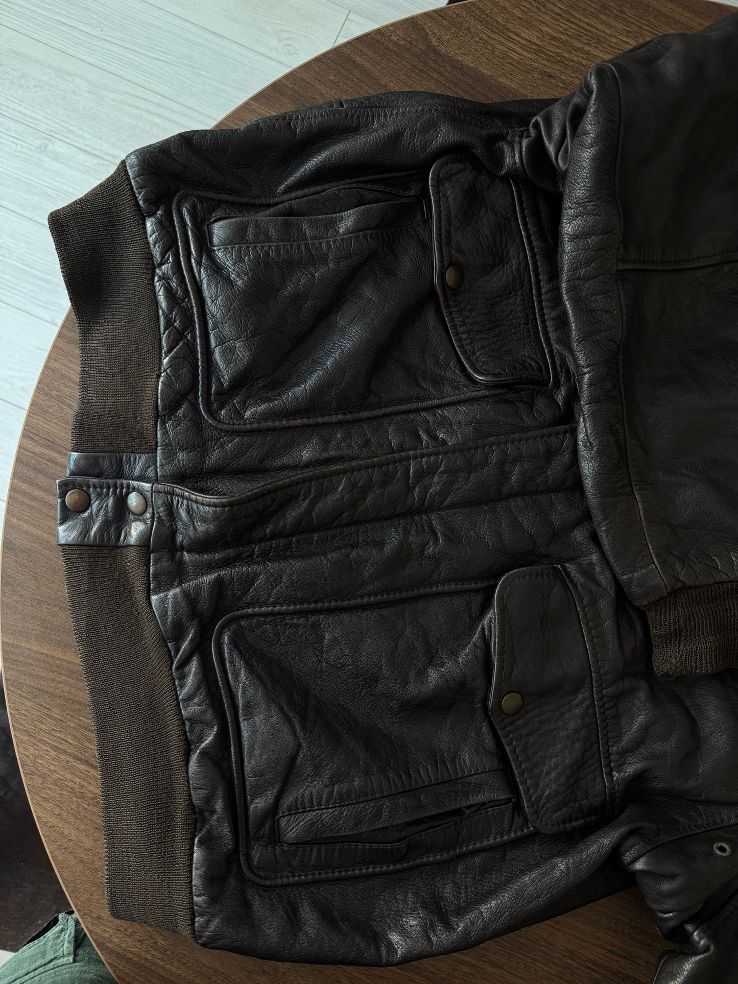 Jachetă Piele Bomber A2 Vintage Maro Închis | 100% Cowhide | Patină Naturală – L Bărbați