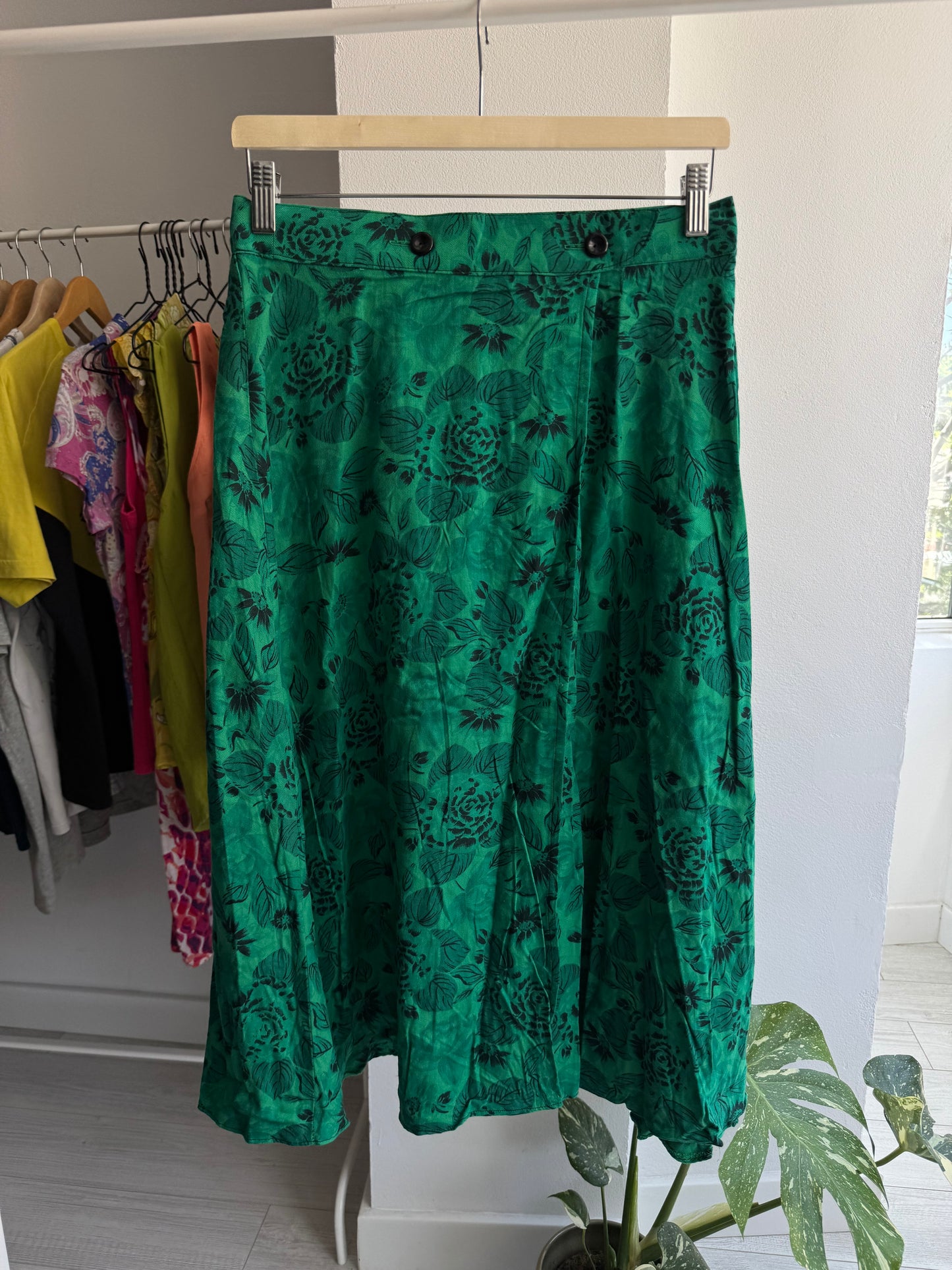 🌲 Fustă Vintage Verde cu Print Floral – Approx. M Damă