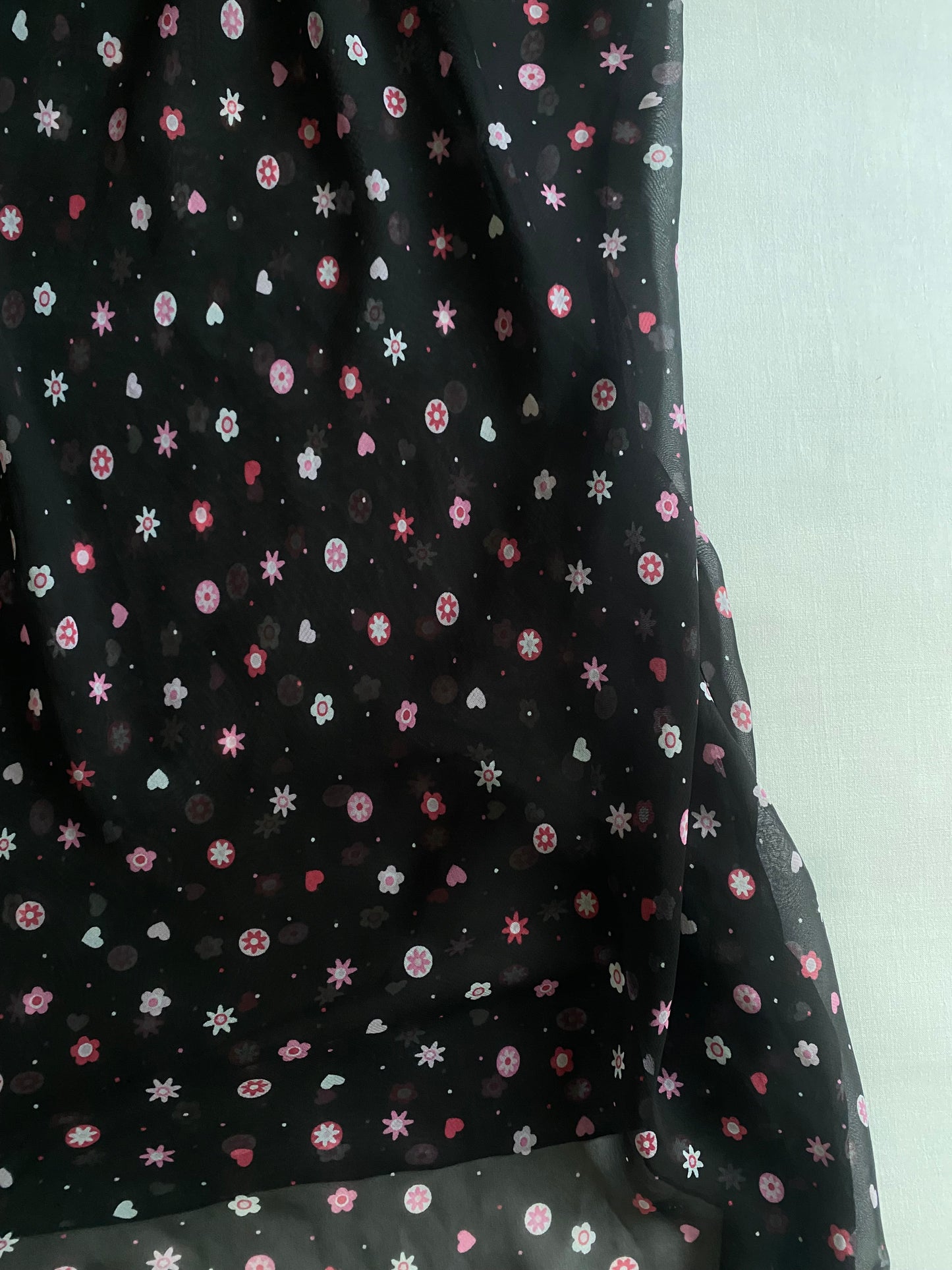 🖤 Top Y2K Mesh Negru cu Floricele și Bretele Croșetate – Mărime S