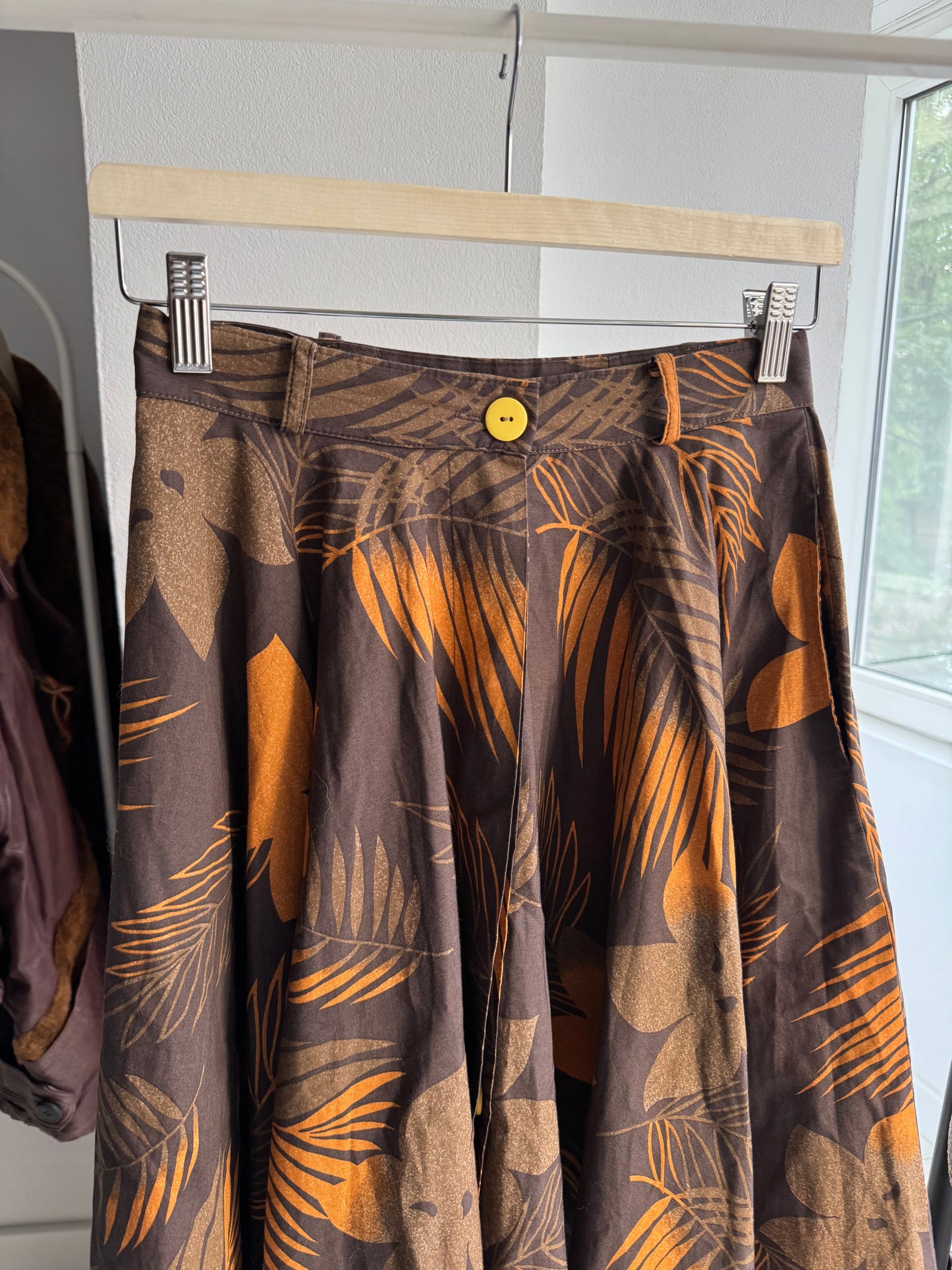 🌴 Fustă Vintage Brown Printed – IT 42 (S/M Damă) – Made in Italy