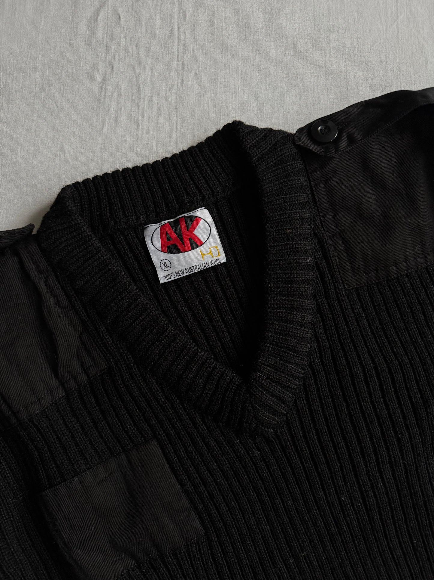 🧶 Pulover Vintage Bărbați Negru Military din Lână Virgină cu Guler V – L