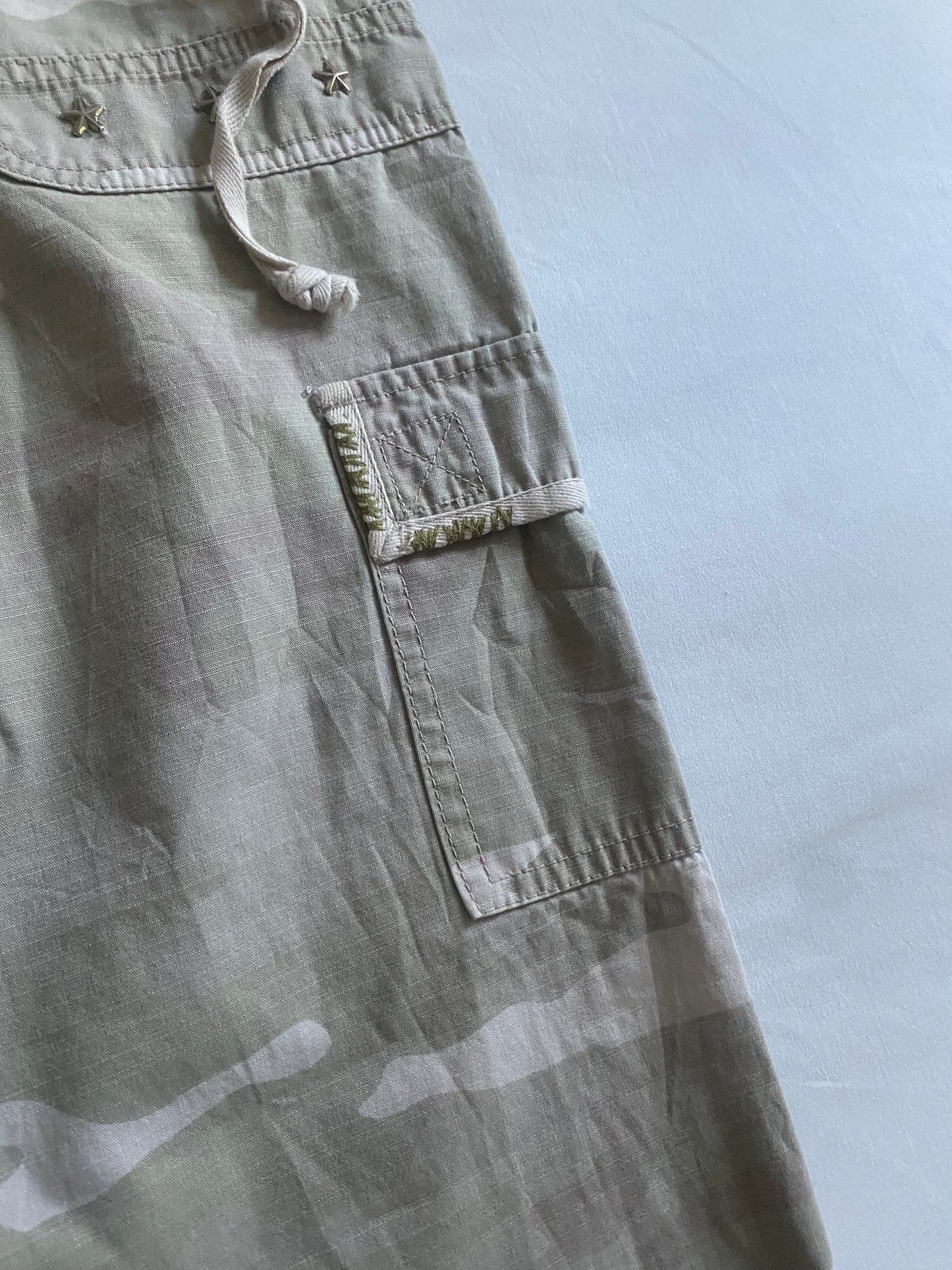 Pantaloni Cargo Y2K Evazați – Mărime US 9 – Talia Reglabilă