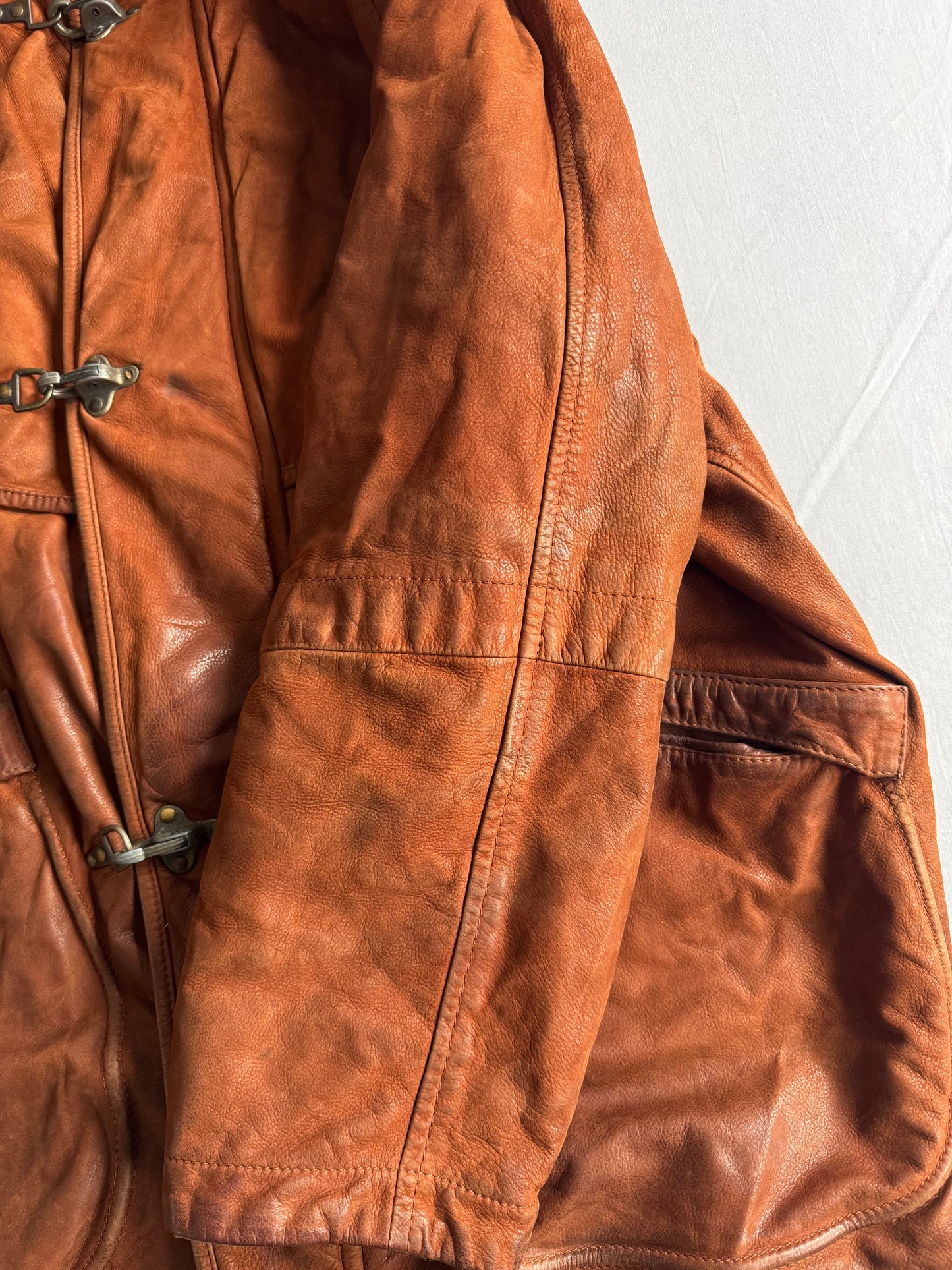 🧥 Geacă Vintage Bărbați Maro din Piele Full Grain cu Fireman Clasp și Glugă Detașabilă – XL