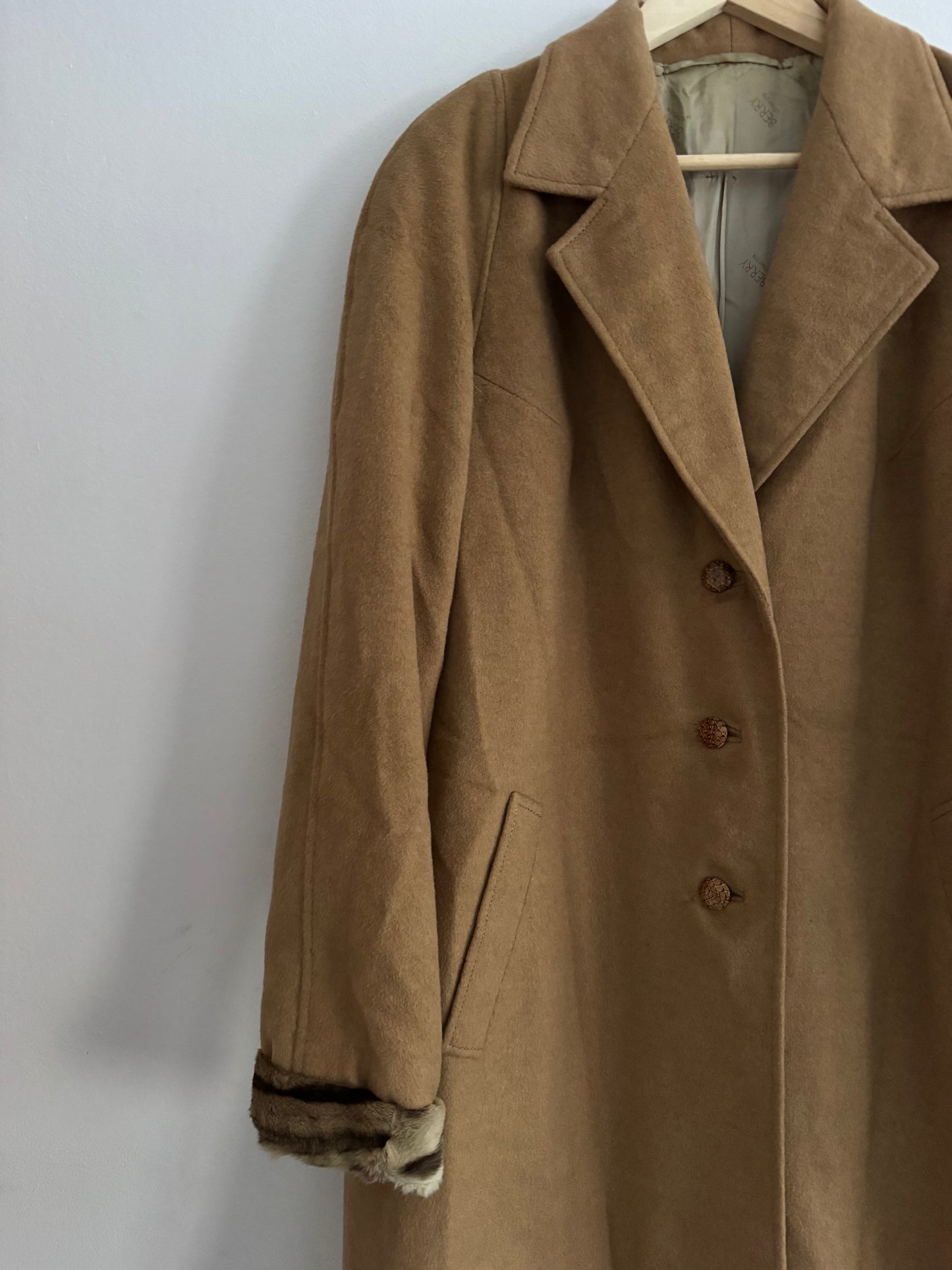 🧥 Palton Vintage Damă Camel din Lână cu Detalii din Blană Naturală – Aprox. L Femei