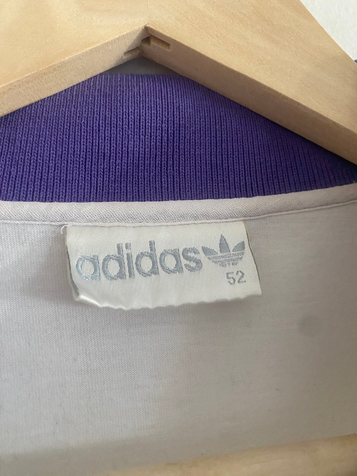 🎾 Tricou Vintage Adidas Polo Tennis „At The Centre Court” – Mărime 52 (potrivit L)