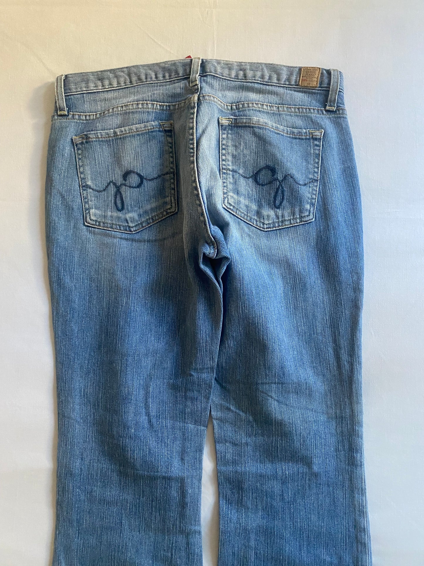Jeans Y2K Guess – Flared – Made in Mexico – Mărime US 29 (≈ EU 38)