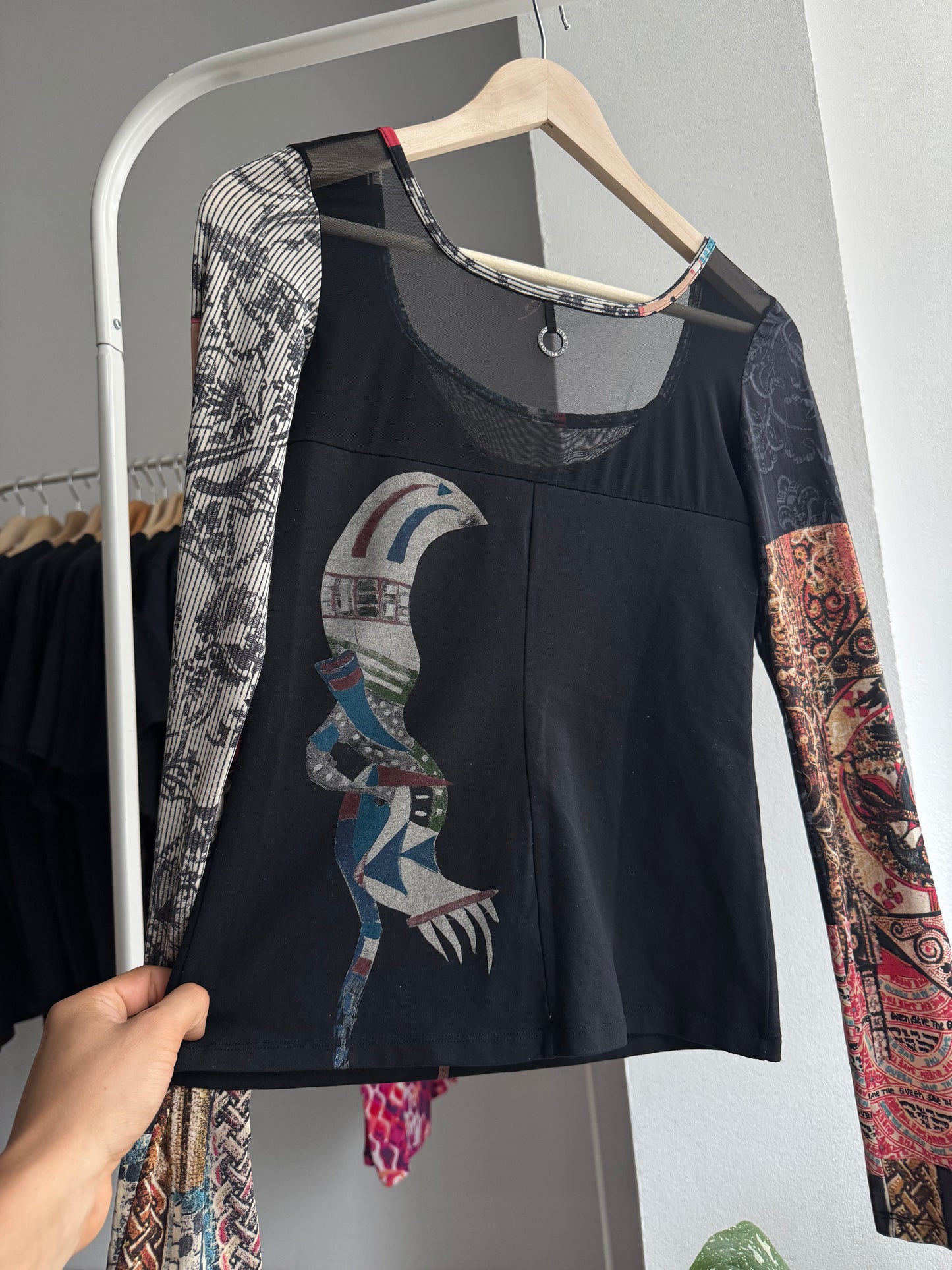 👸 Top Mesh Imprimat Save The Queen Y2K - Made in Italy – S Damă