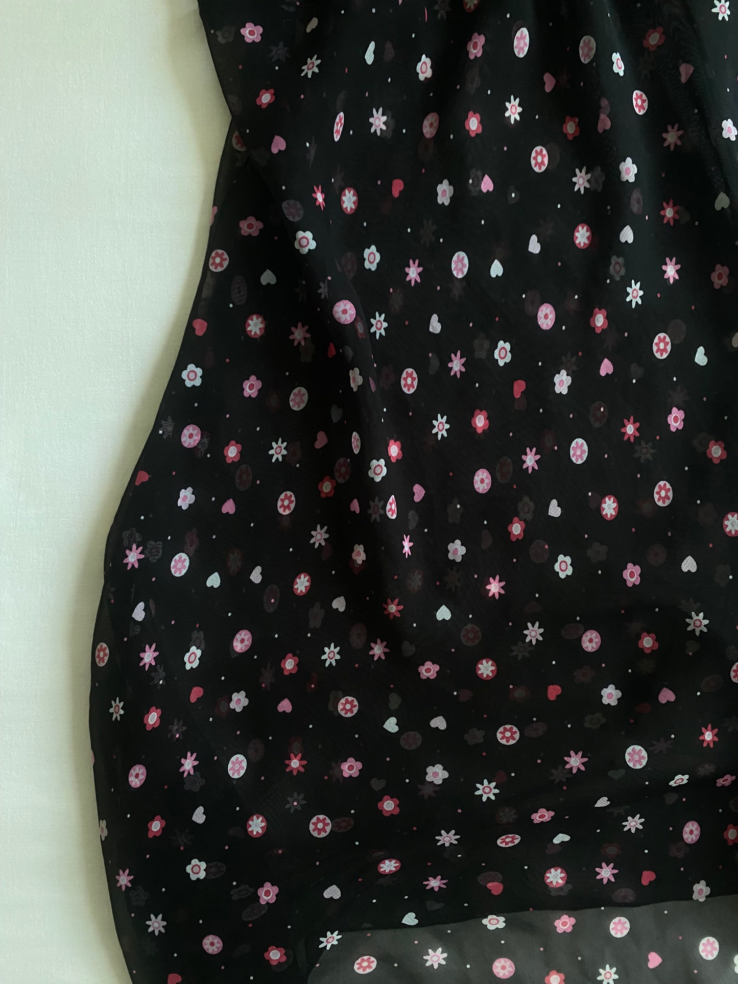 🖤 Top Y2K Mesh Negru cu Floricele și Bretele Croșetate – Mărime S