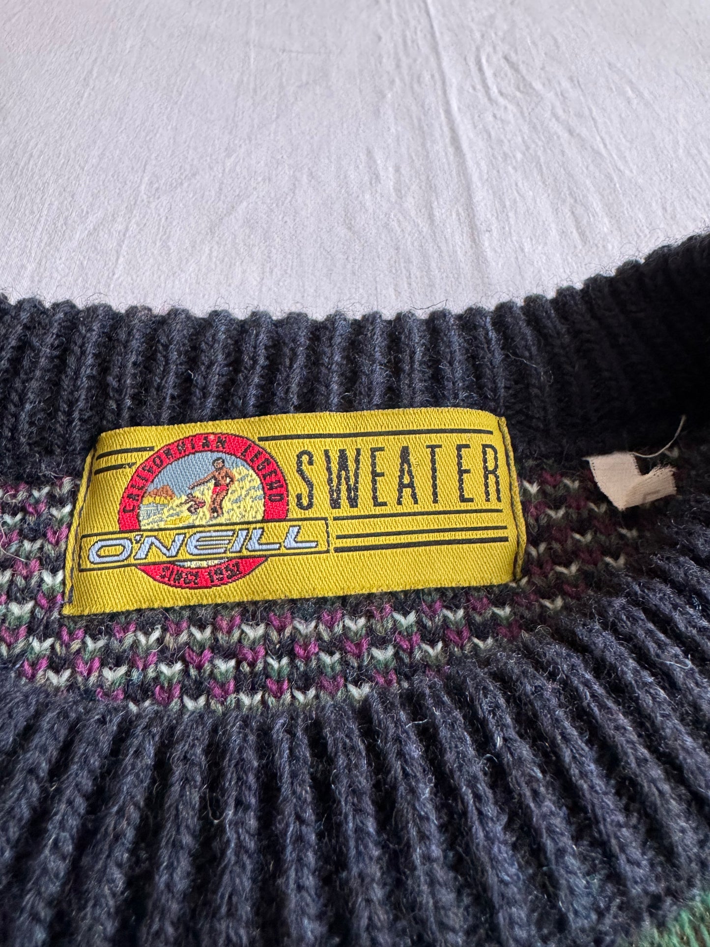 🧶 Pulover Vintage O’Neill cu Model Abstract – L