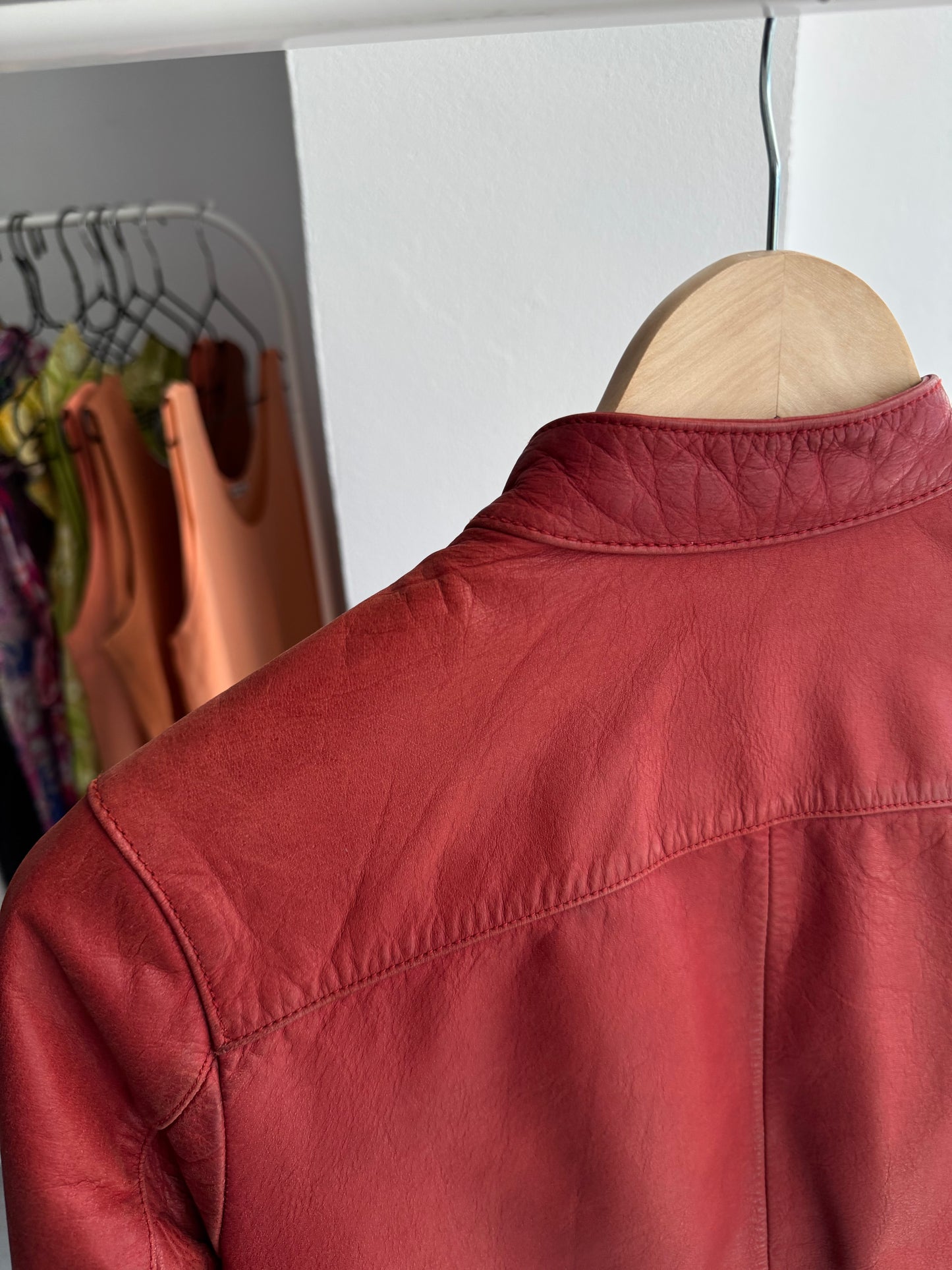 🍷 Jachetă Piele Buffalo Roșie Chevignon Y2K Vintage – Mărime S