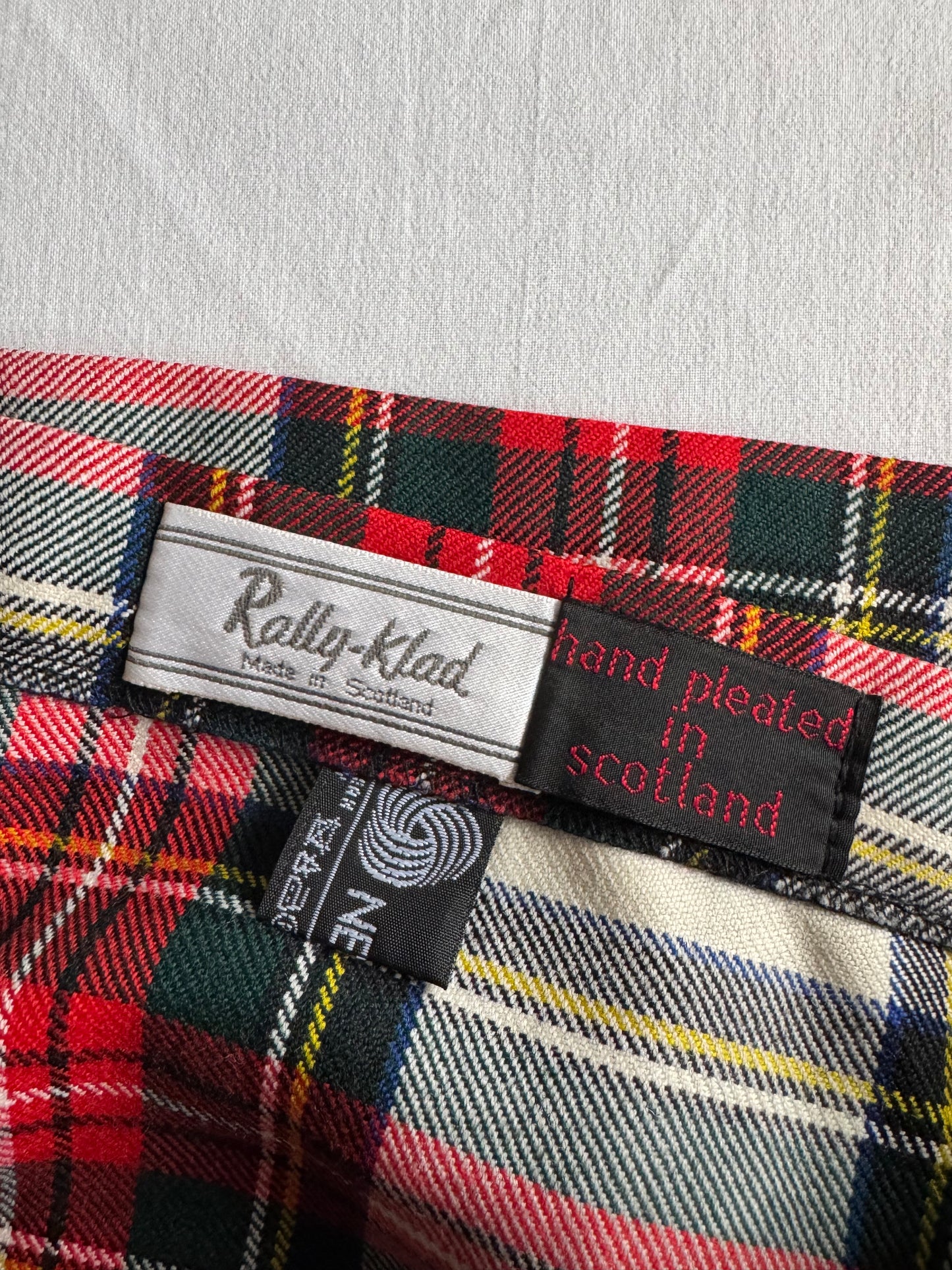 🏴󠁧󠁢󠁳󠁣󠁴󠁿 Fustă Vintage Tartan din Lână Virgină – aprox. S / M (Ajustabilă)