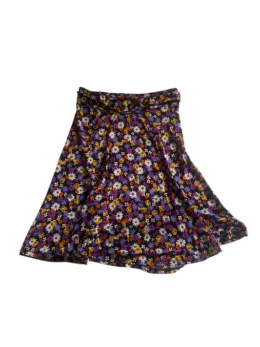 Fustă Neagră Imprimată Floral – Mărime S 🌿🖤