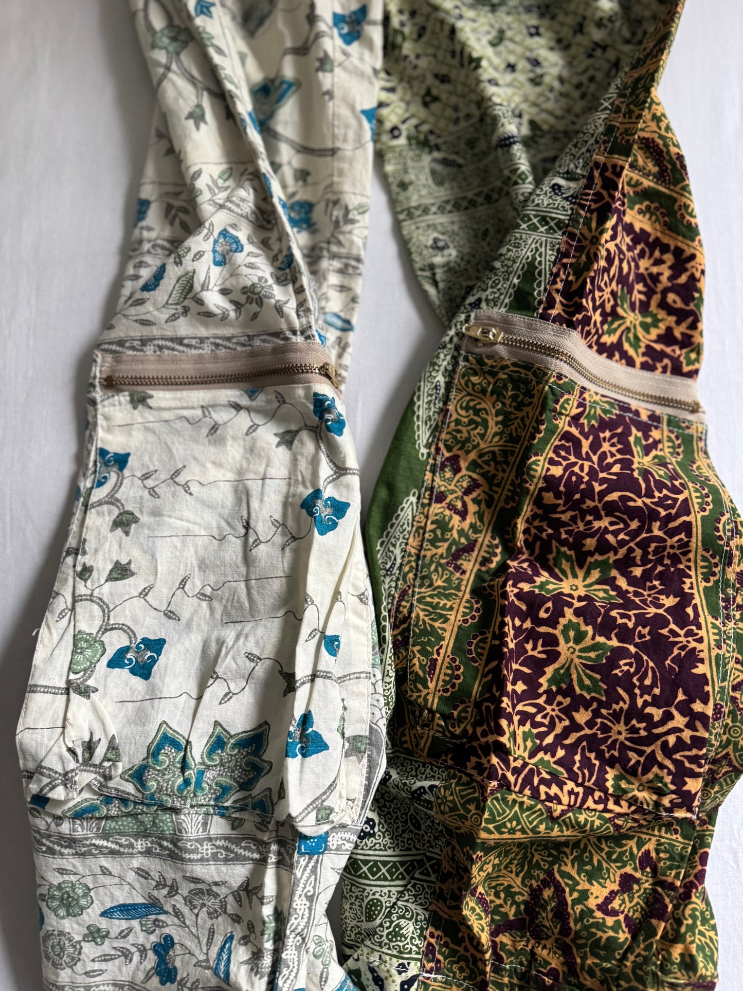 🧘 Pantaloni Cargo Patchwork Grafici P.A.R.O.S.H. – Anii ’90