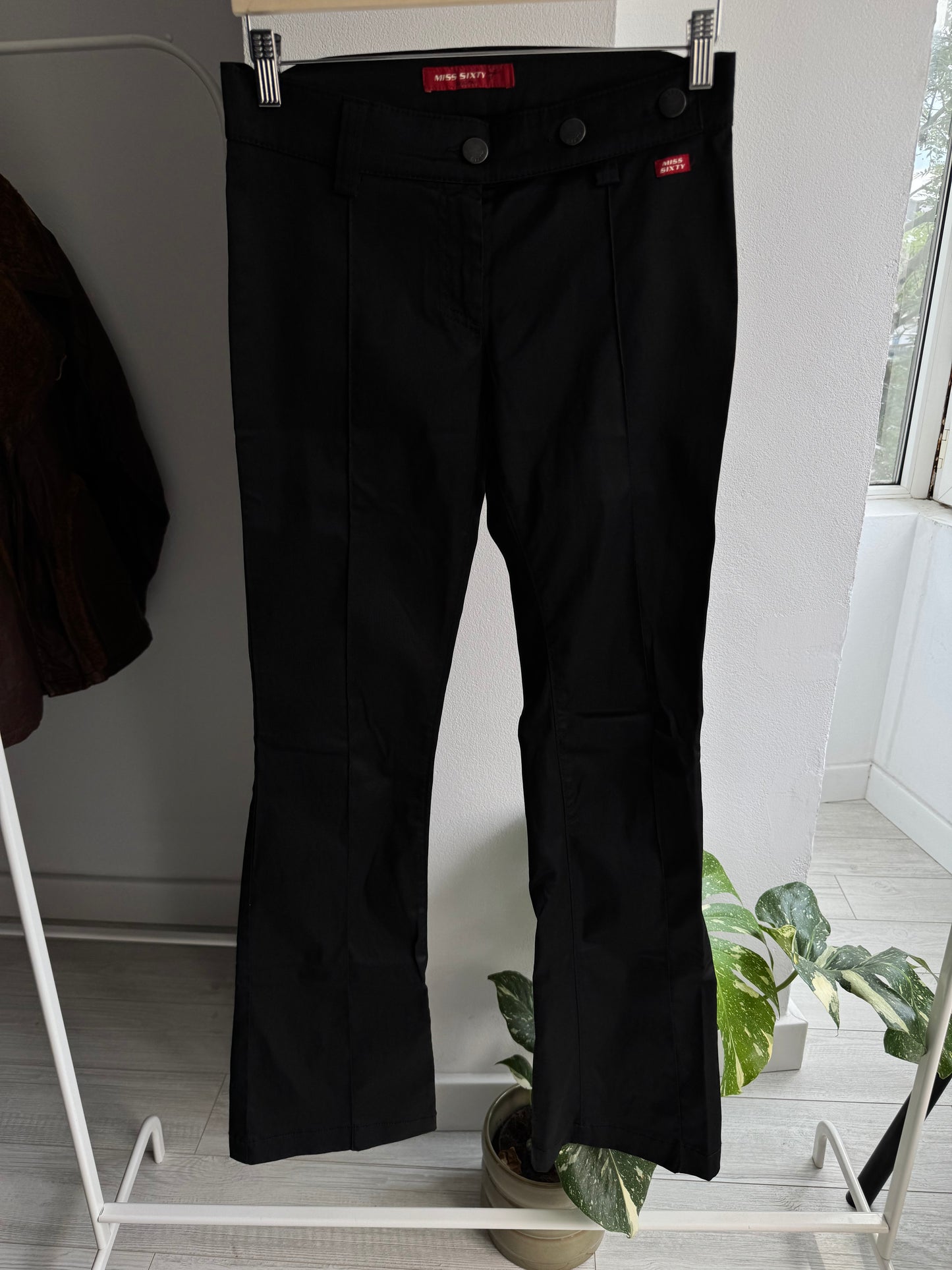 🇮🇹 Pantaloni Y2K Miss Sixty Black Flared – Mărime 29