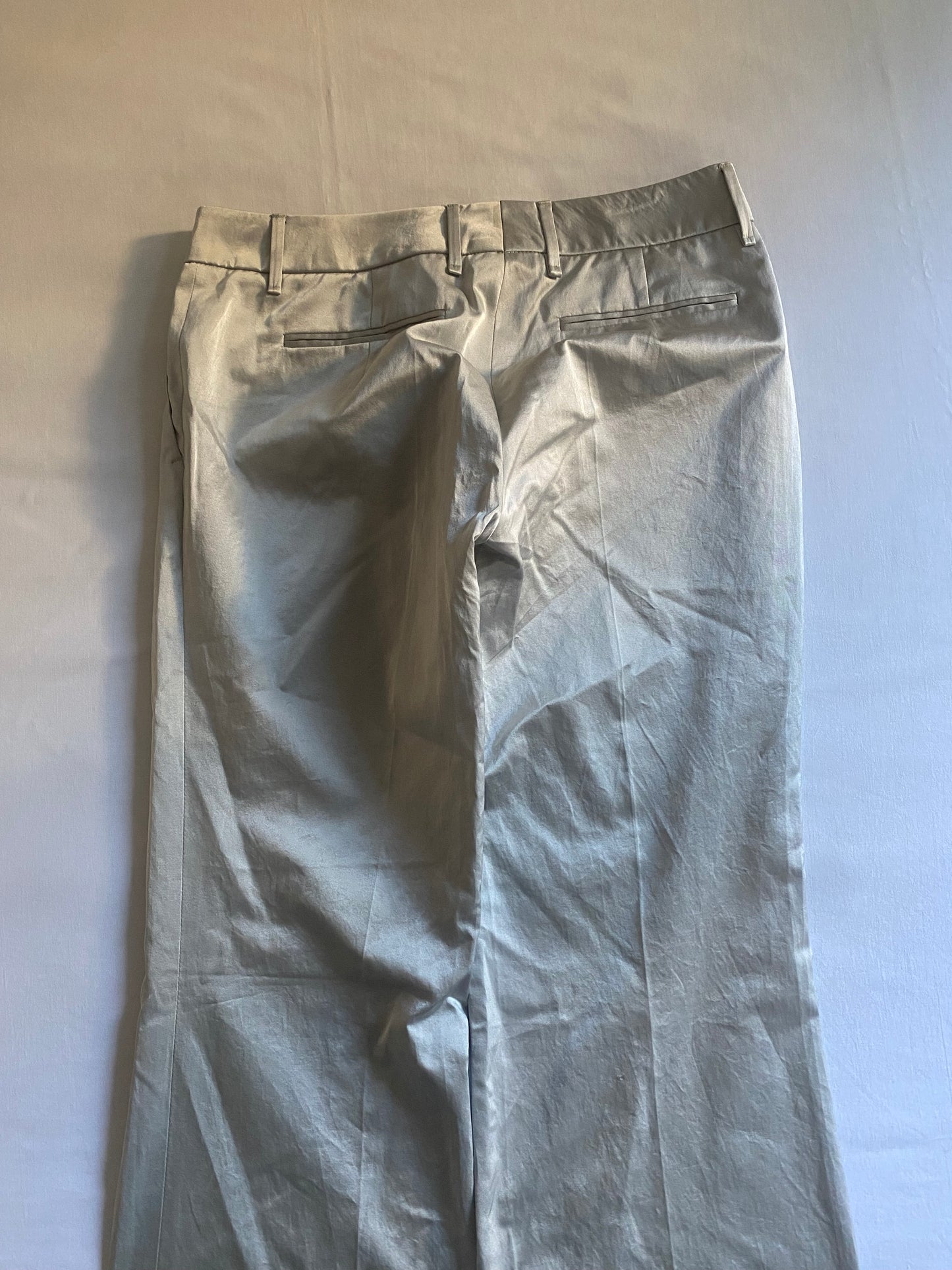 Pantaloni Hugo Boss – Argintii – Flared – Mărime EU 40 (Femei M-L)
