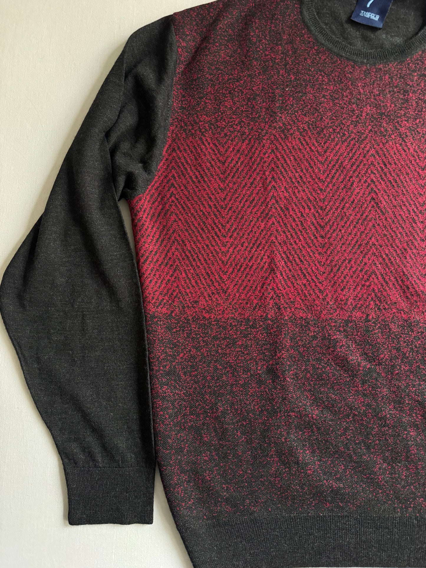 Pulover Vintage Roșu cu Negru – Imprimeu Grafic – Mărime L