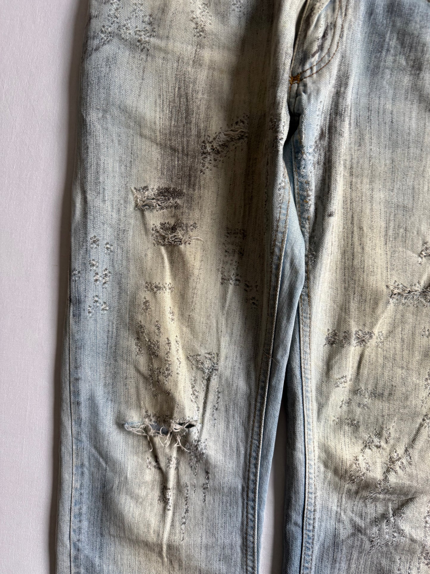 ⭐ Blugi Dolce & Gabbana SS2006 Runway – Eyelet & Leather Belt Loop, Distressed Look (mărimea US 31)