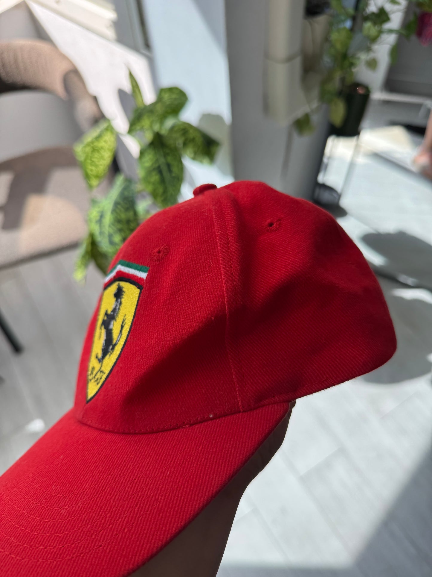 🏎️ Șapcă Vintage Ferrari – One Size