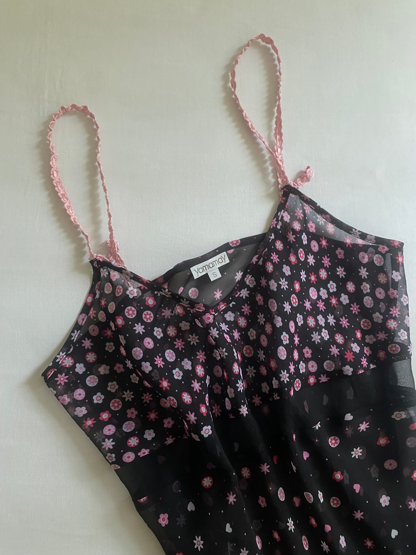 🖤 Top Y2K Mesh Negru cu Floricele și Bretele Croșetate – Mărime S